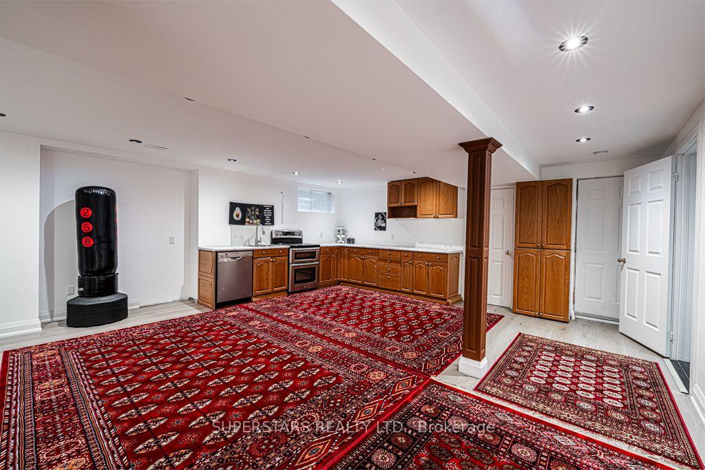 Photo 35 of 343 Athabasca Drive, Vaughan, Rural Vaughan — HOMEH