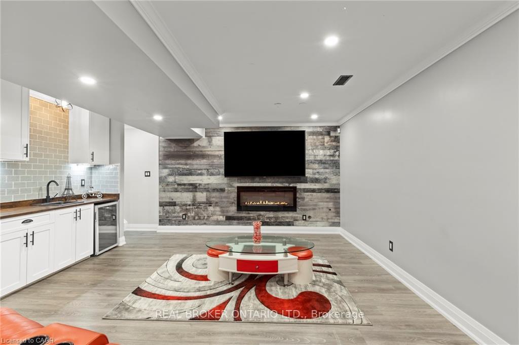 Photo 16 of 14 Carroll Lane, Brantford — HOMEH