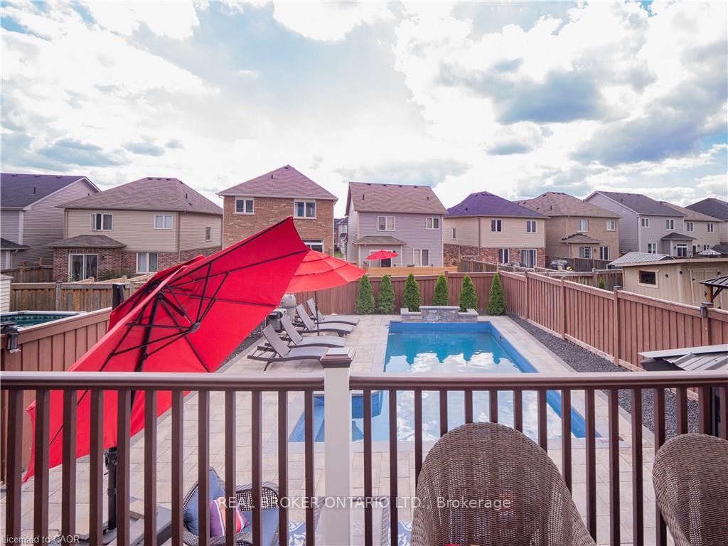 Photo 21 of 14 Carroll Lane, Brantford — HOMEH