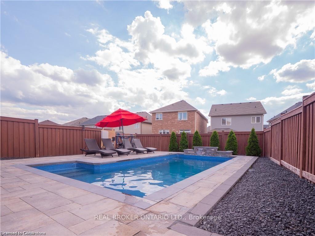 Photo 18 of 14 Carroll Lane, Brantford — HOMEH
