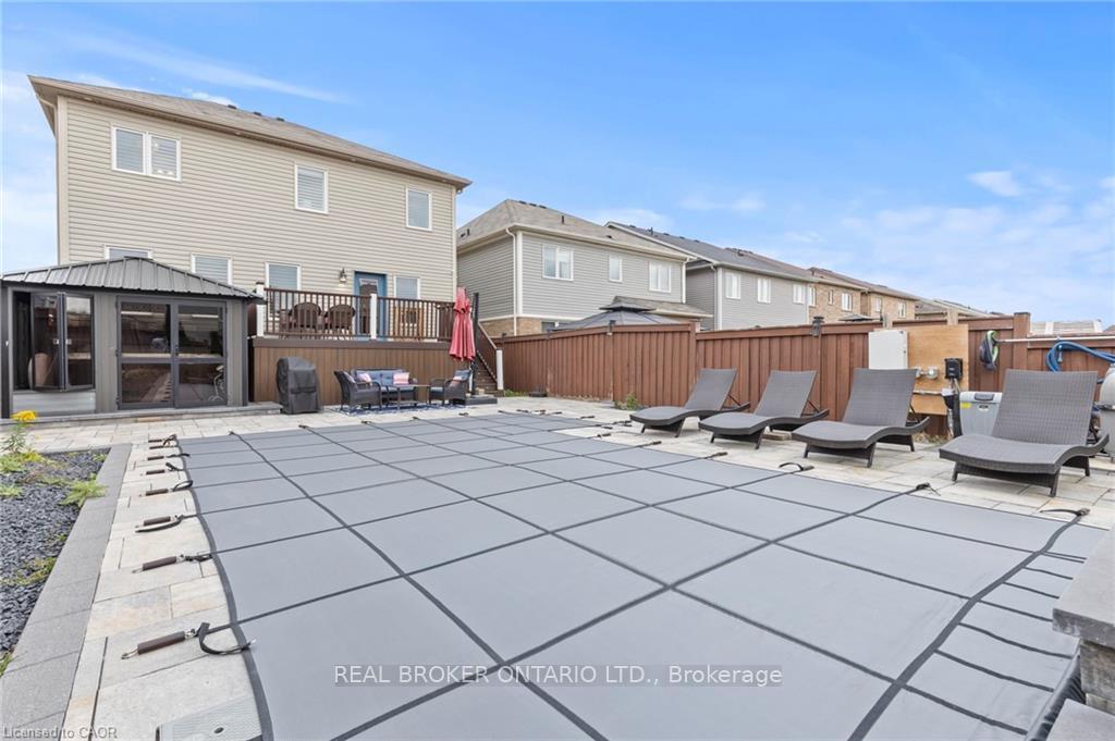 Photo 23 of 14 Carroll Lane, Brantford — HOMEH