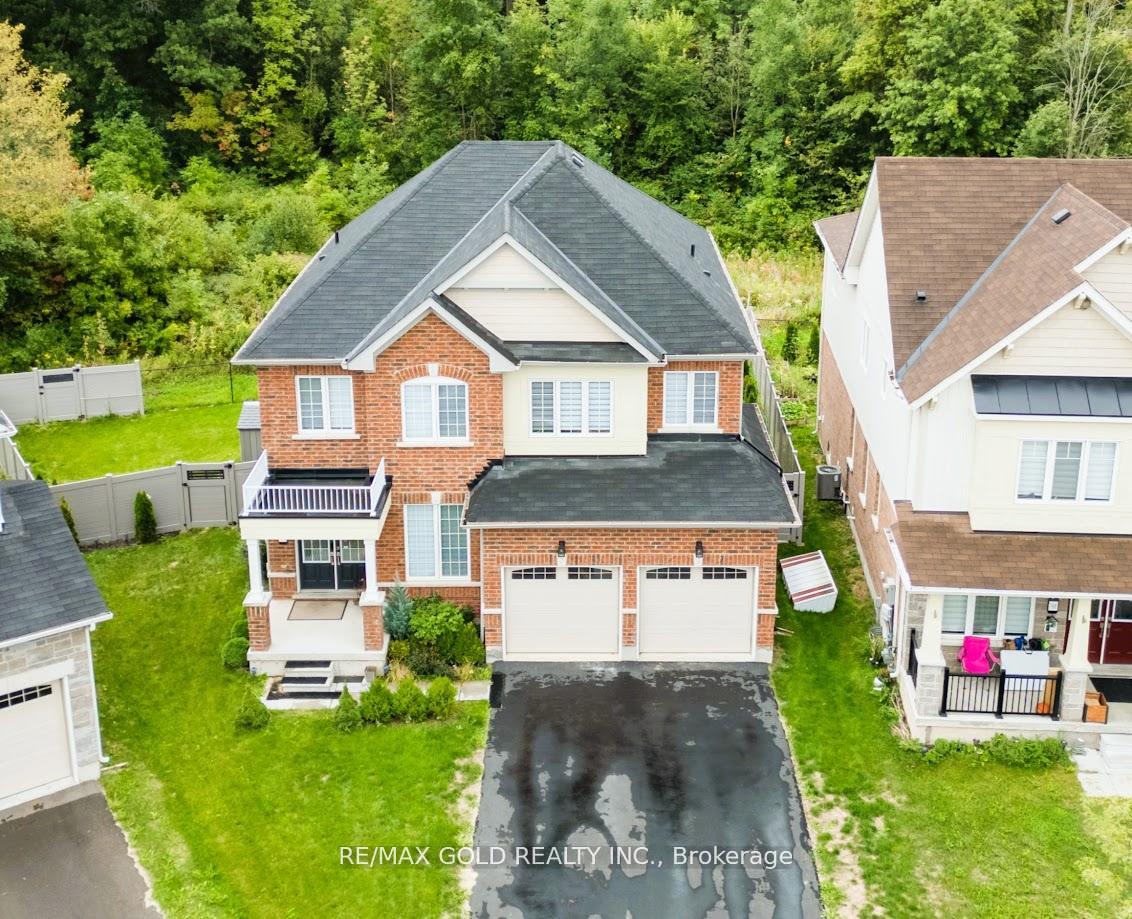 Front of 7892 Odell Crescent