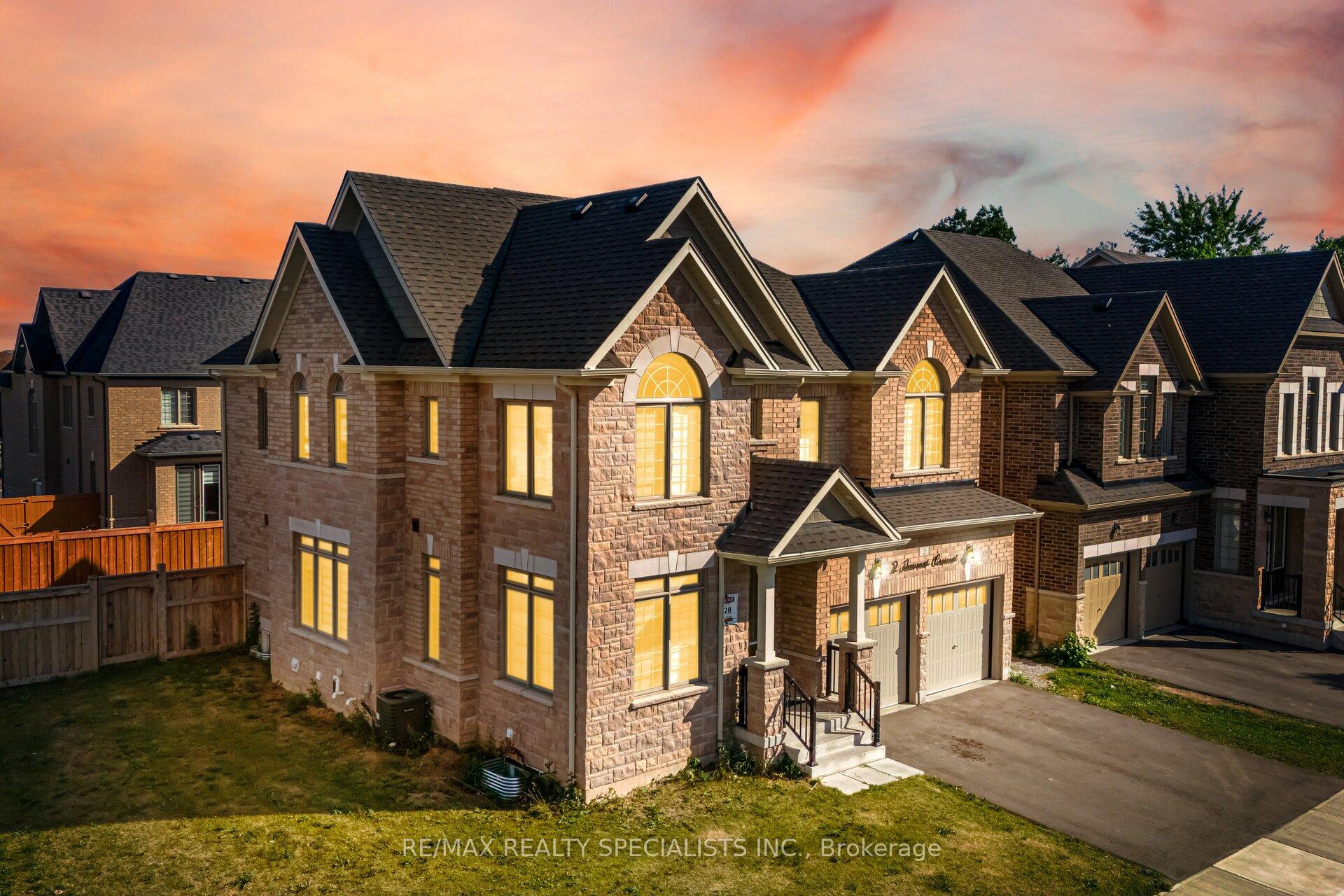 Front of 2 Jenwood Crescent