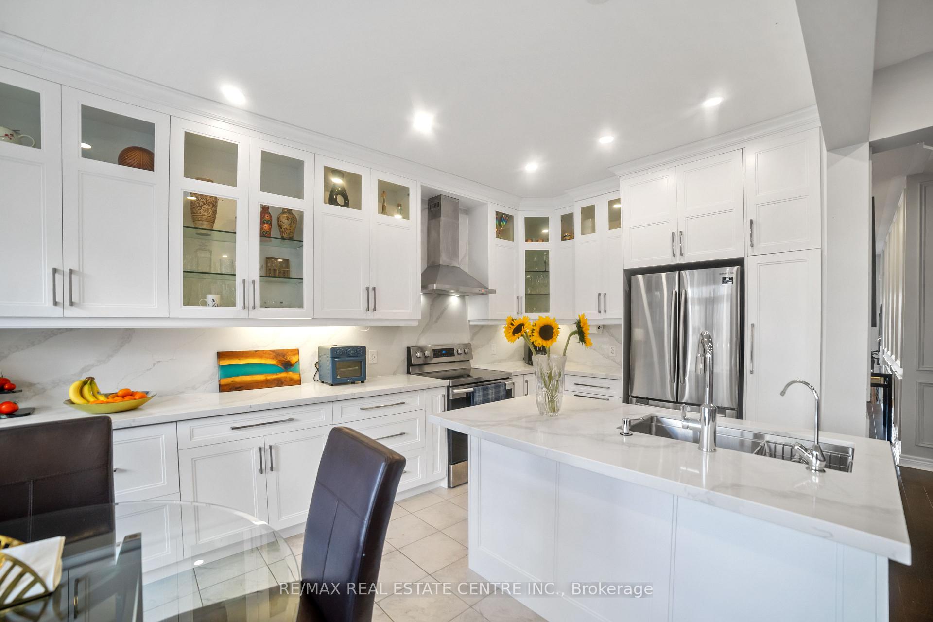 Photo 9 of 1106 Cactus Crescent, Pickering, Rural Pickering — HOMEH
