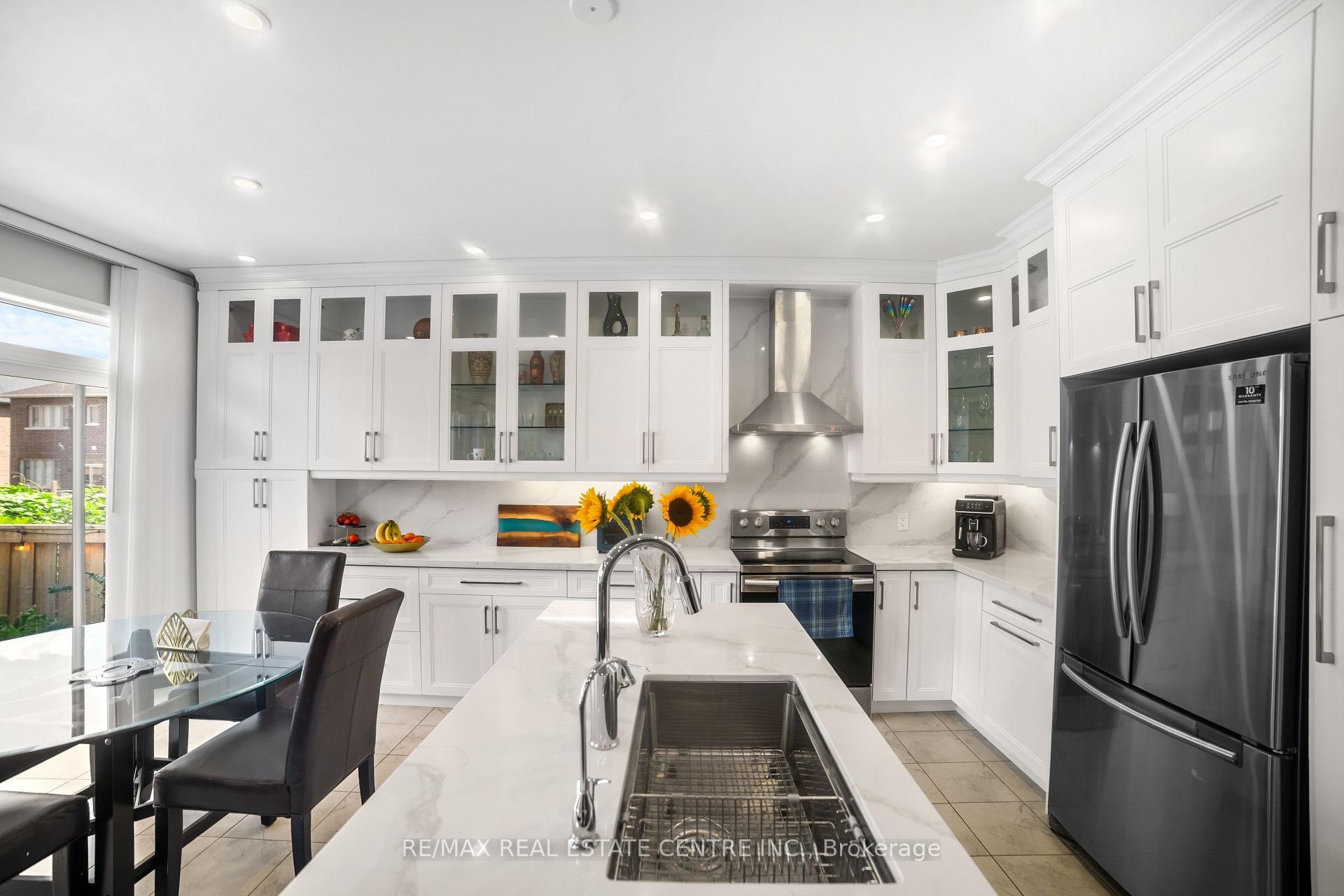 Photo 12 of 1106 Cactus Crescent, Pickering, Rural Pickering — HOMEH