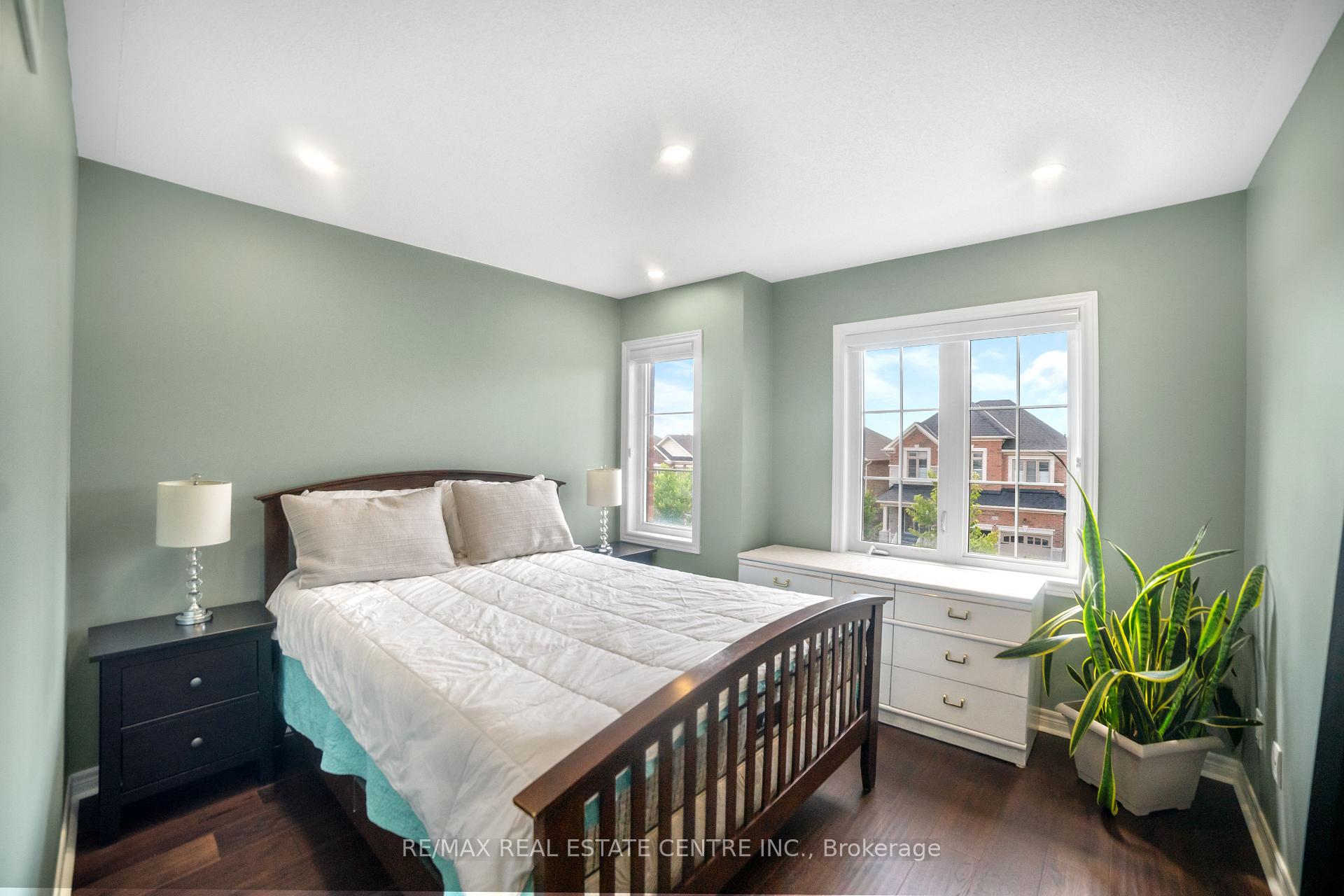 Photo 24 of 1106 Cactus Crescent, Pickering, Rural Pickering — HOMEH