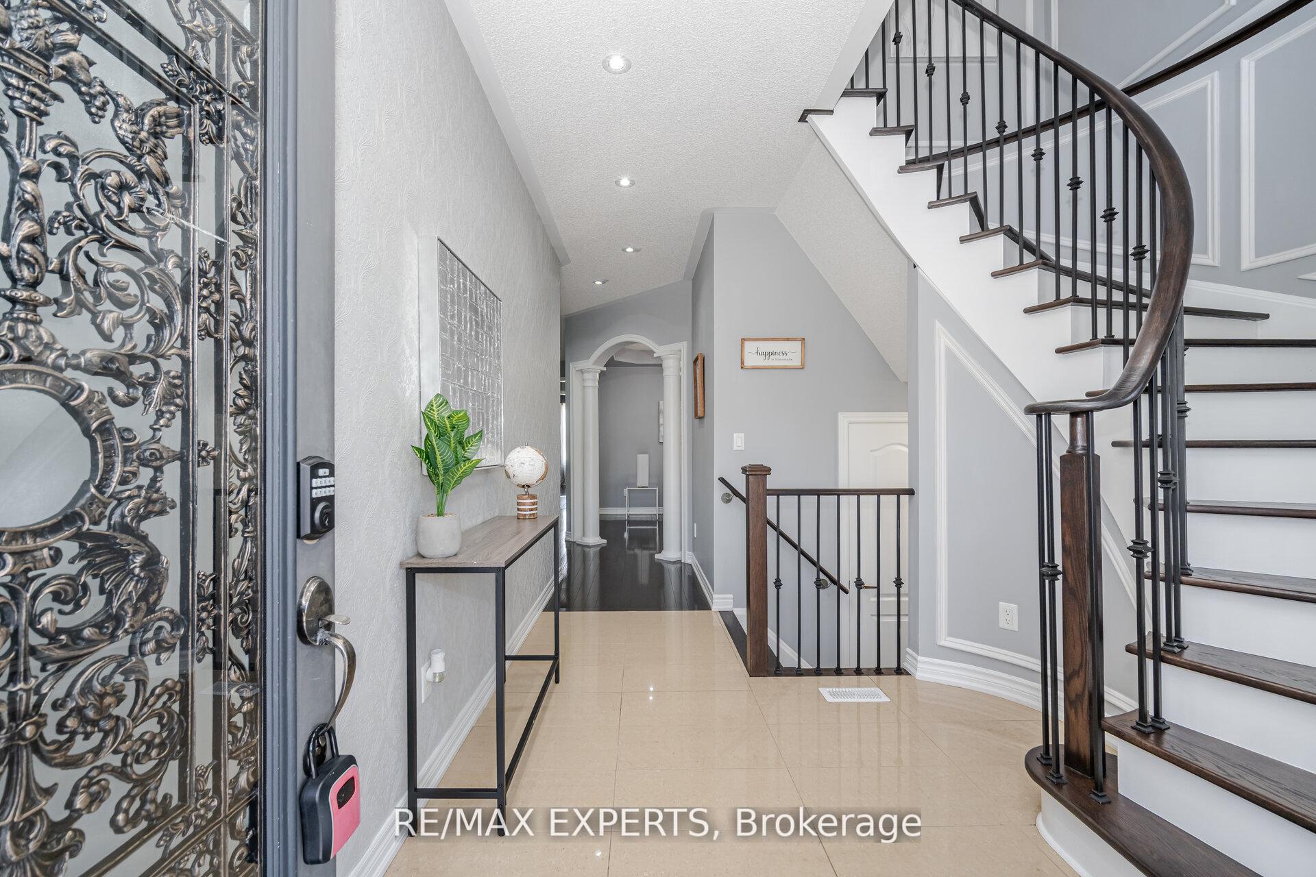 Photo 5 of 75 Durango Drive, Brampton, Credit Valley — HOMEH