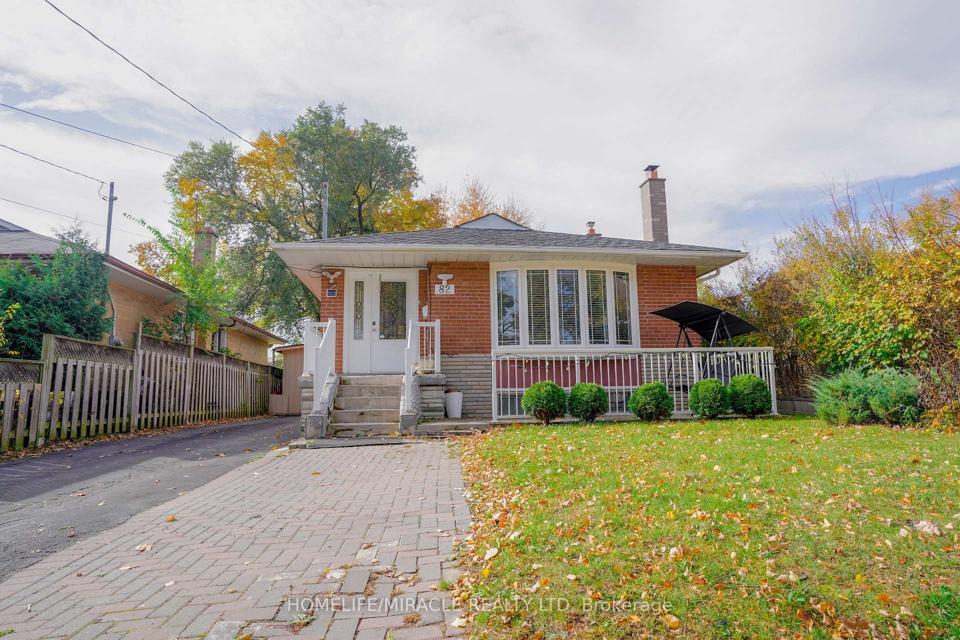 Front of 82 Sedgemount Drive