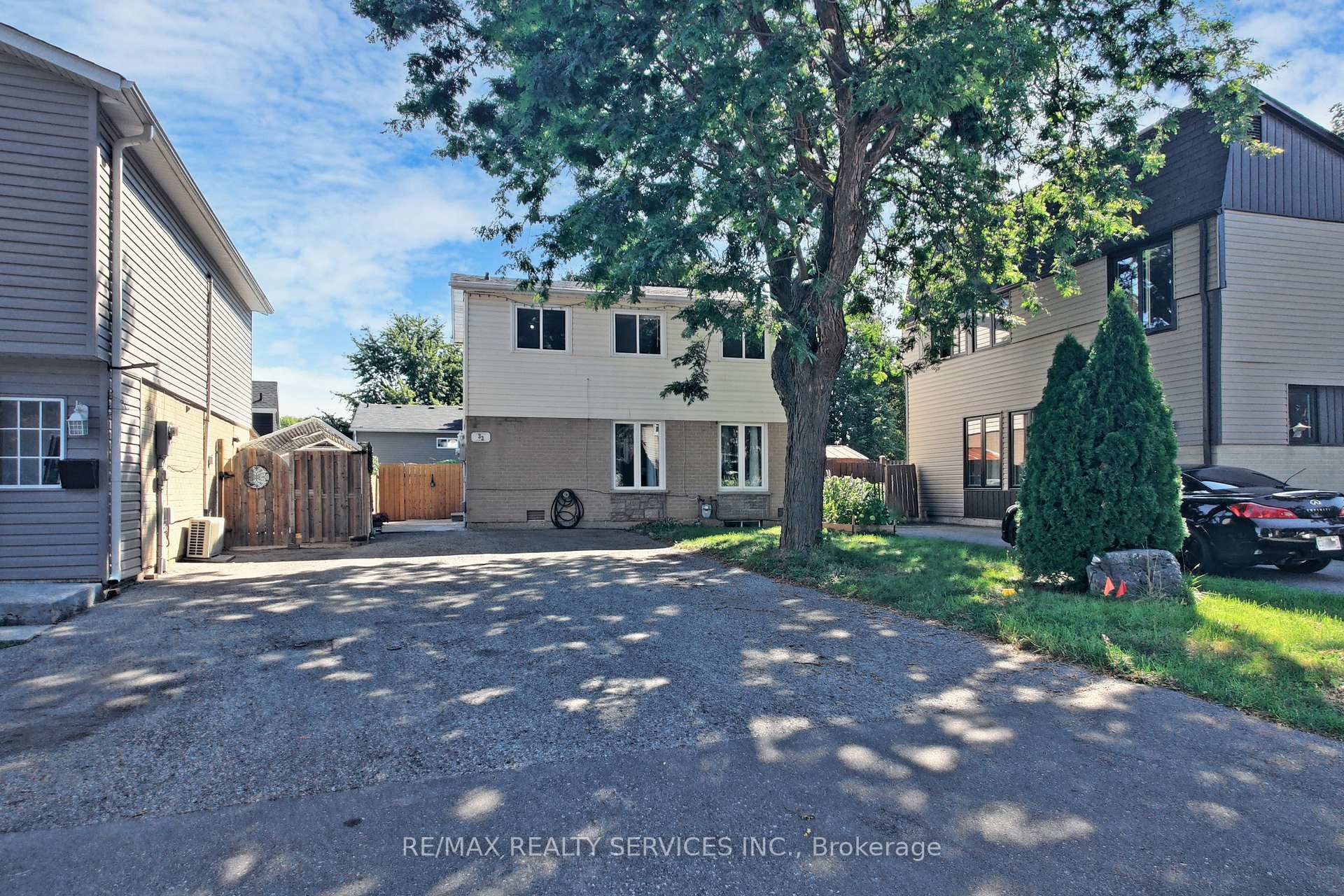 Front of 33 Hazelglen Court