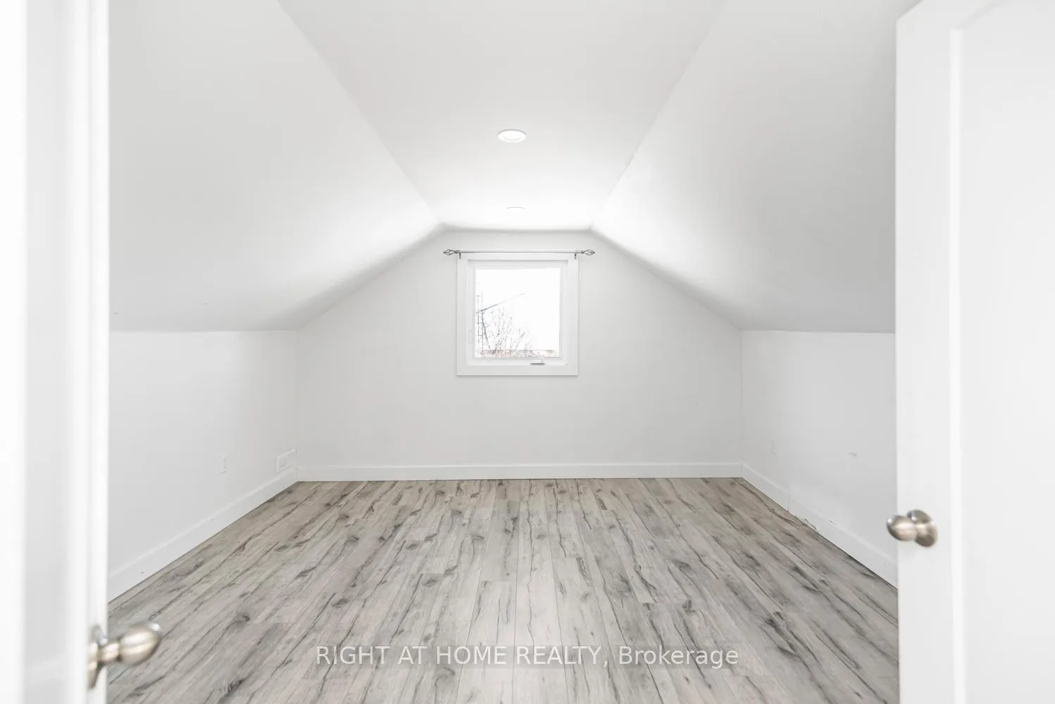 Photo 22 of 100 Green Mountain Road E, Hamilton, Rural Stoney Creek — HOMEH
