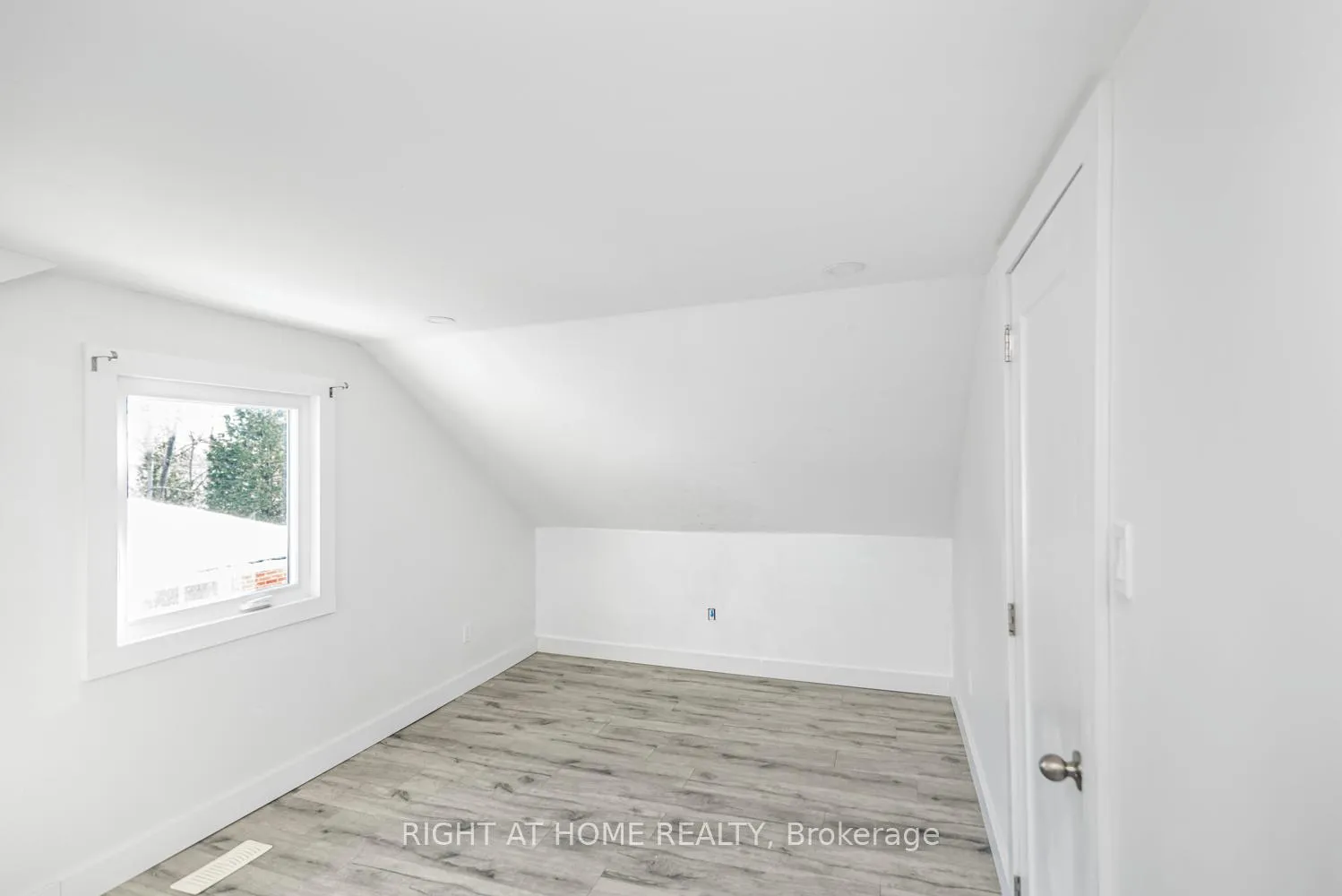 Photo 23 of 100 Green Mountain Road E, Hamilton, Rural Stoney Creek — HOMEH