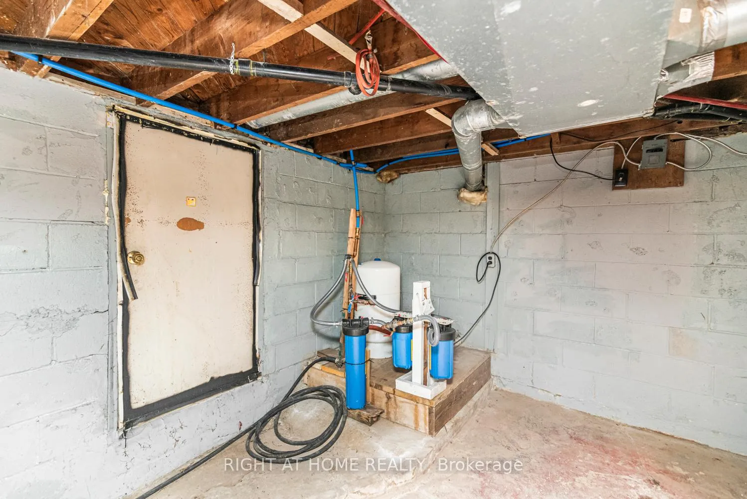 Photo 30 of 100 Green Mountain Road E, Hamilton, Rural Stoney Creek — HOMEH