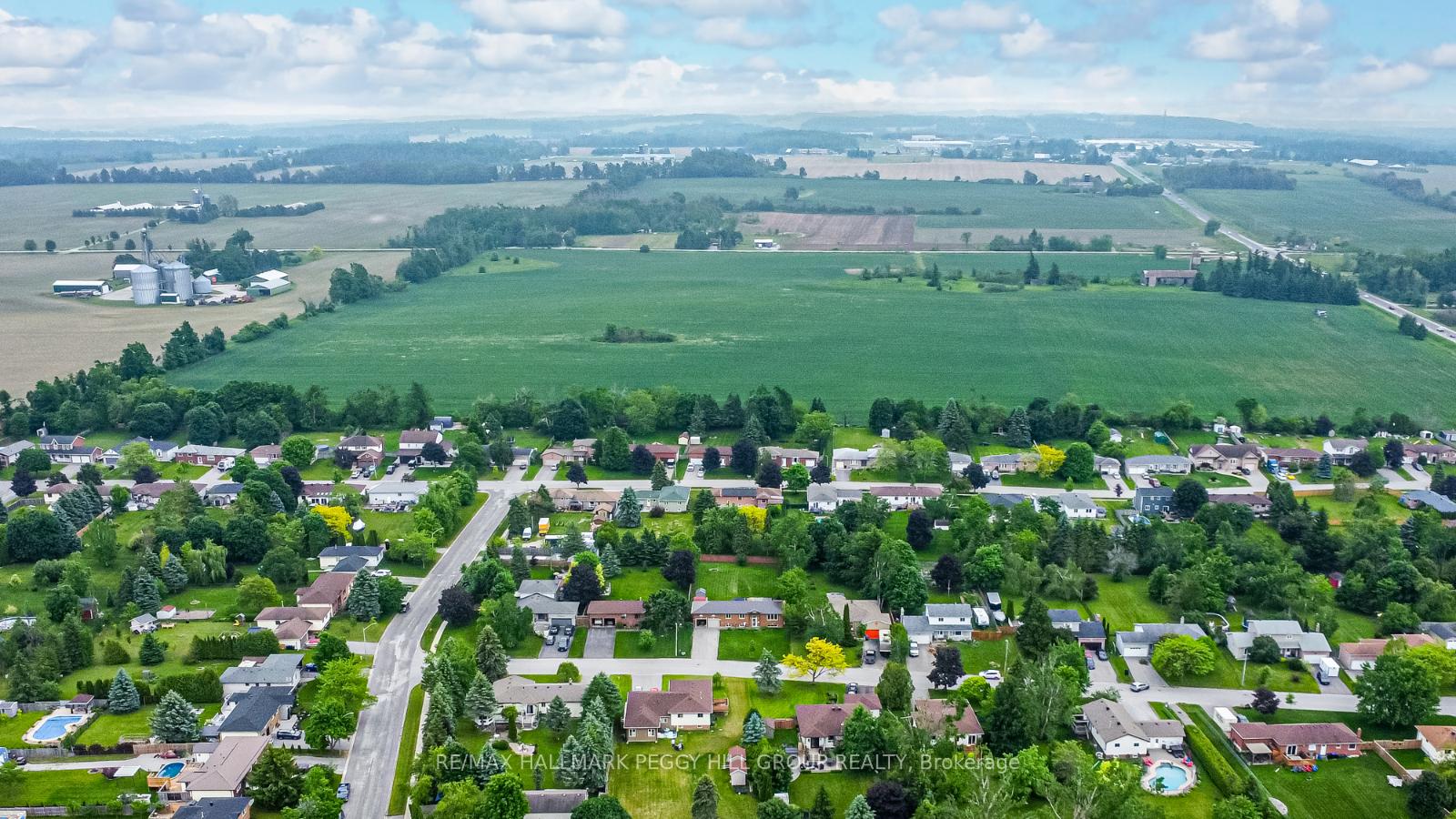 Photo 8 of 2121 Gordon Street, Innisfil, Stroud — HOMEH