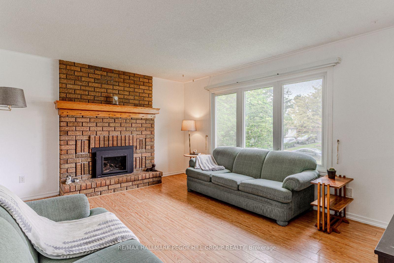 Photo 2 of 2121 Gordon Street, Innisfil, Stroud — HOMEH