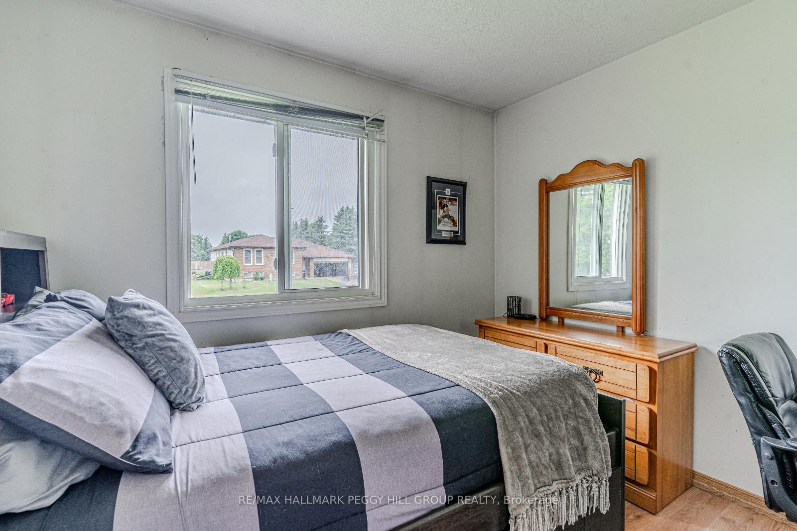 Photo 7 of 2121 Gordon Street, Innisfil, Stroud — HOMEH