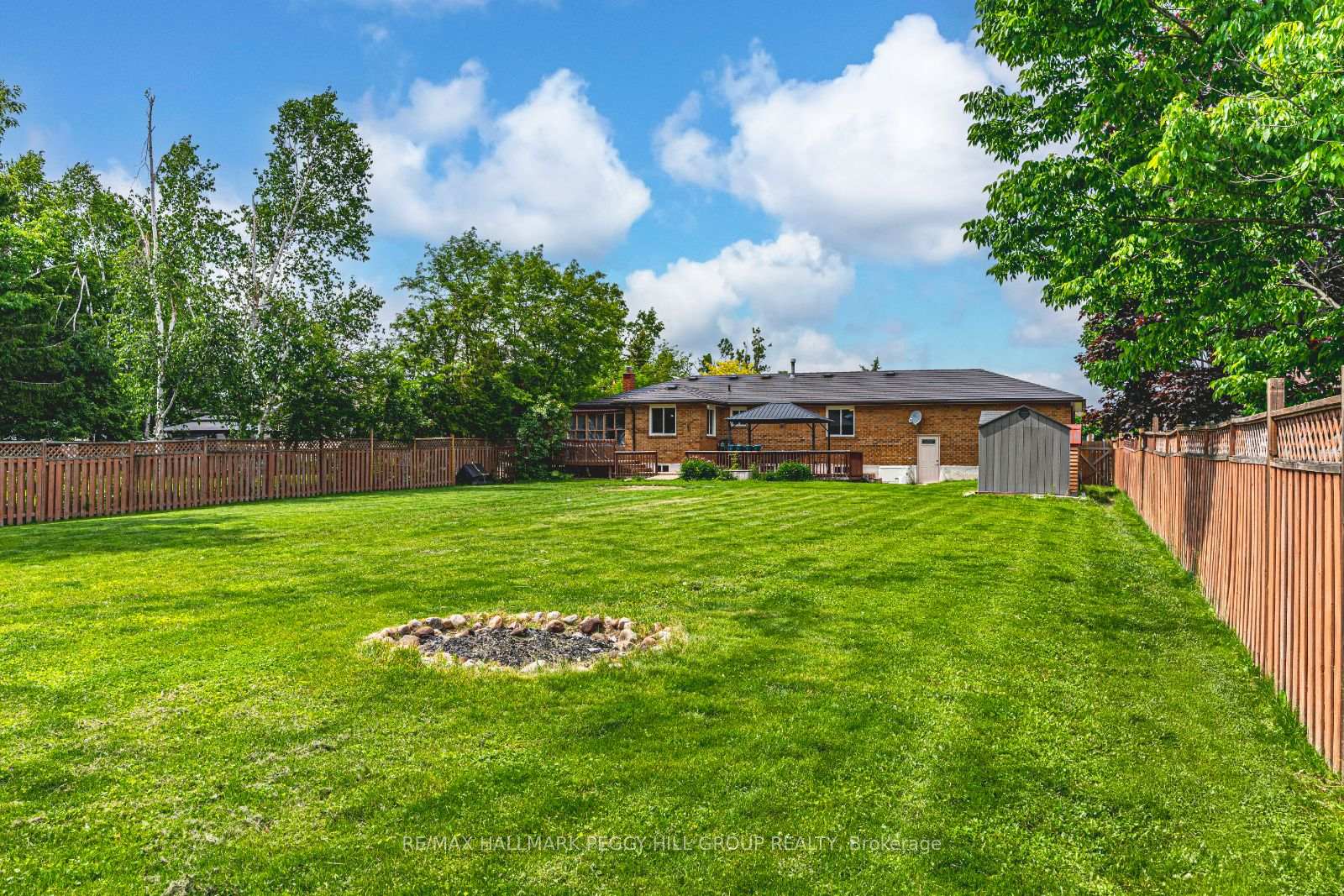 Photo 18 of 2121 Gordon Street, Innisfil, Stroud — HOMEH