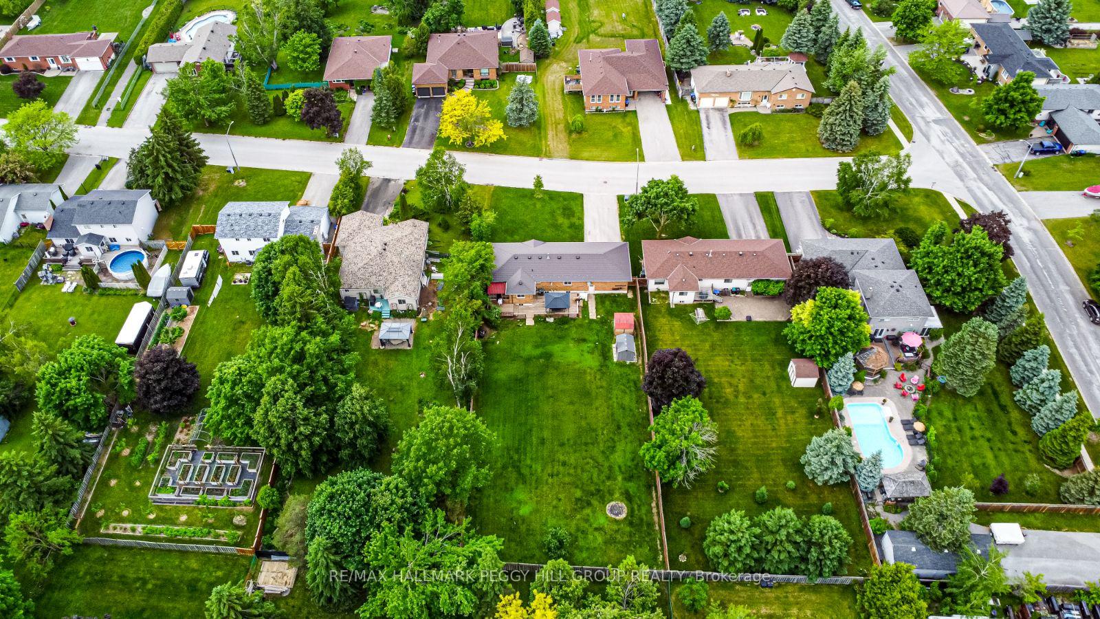 Photo 17 of 2121 Gordon Street, Innisfil, Stroud — HOMEH