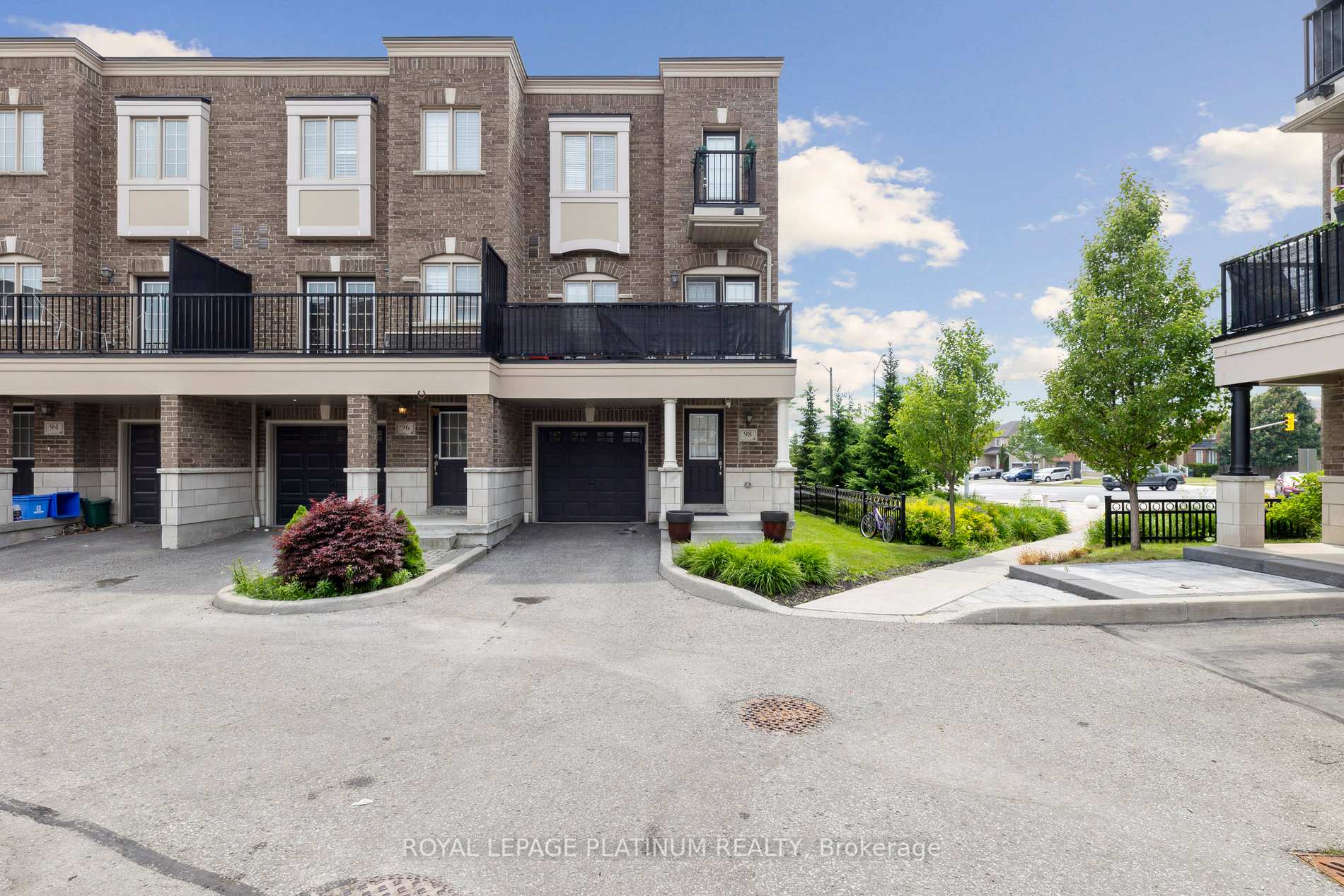 Photo 1 of 98 Ferris Square, Clarington, Courtice — HOMEH