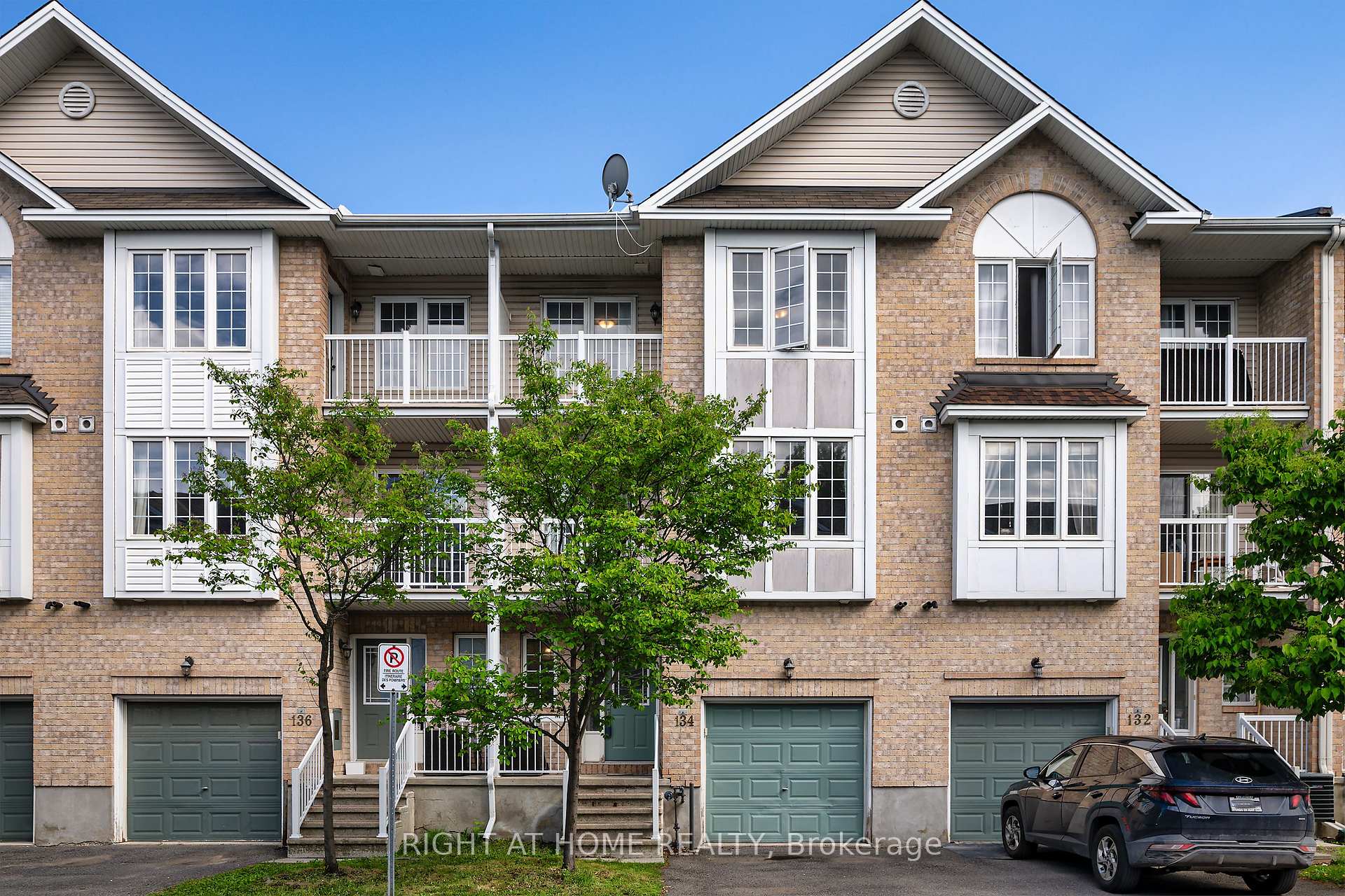 Front of 134 Fordham Private