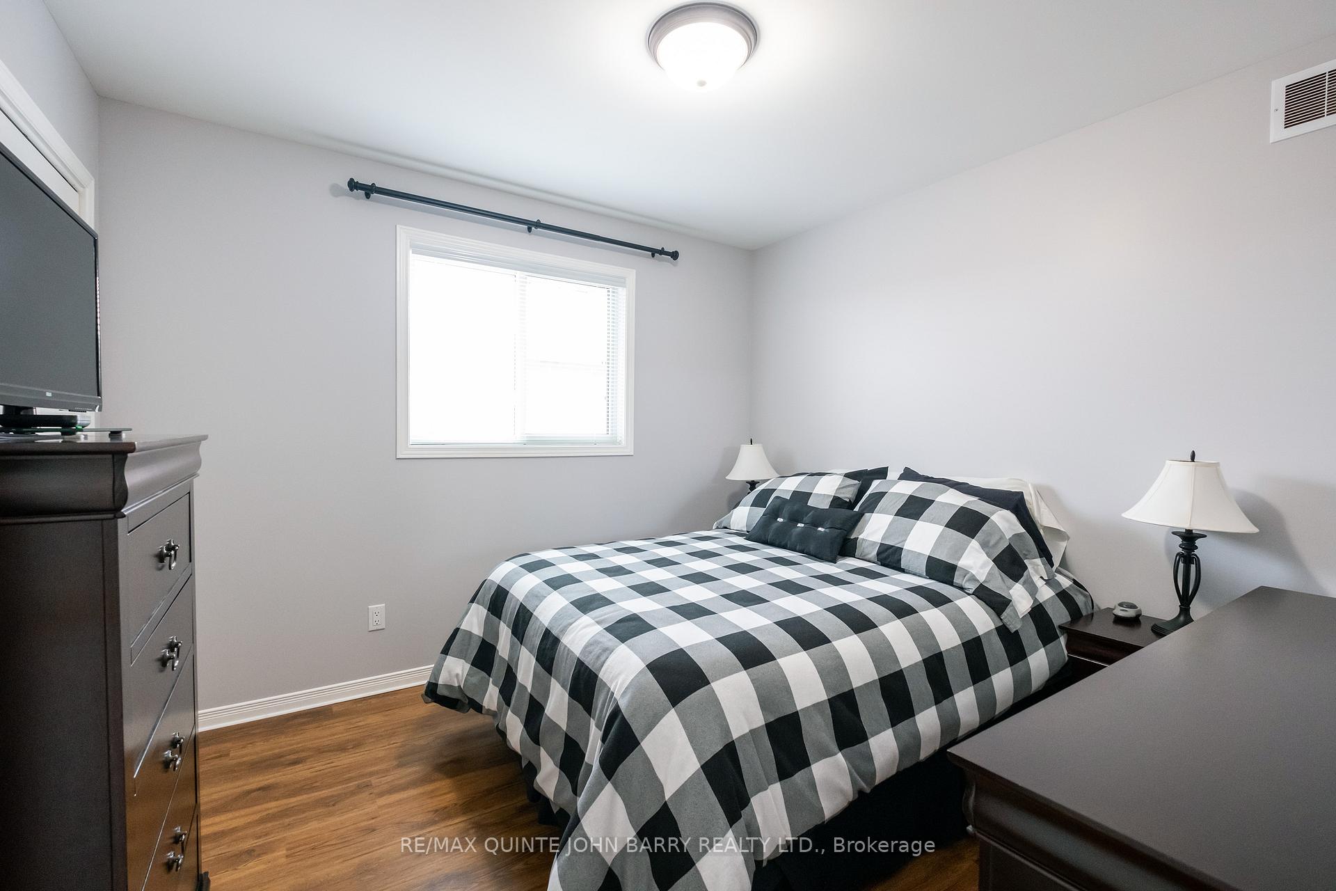 Photo 20 of 57 Hemlock Crescent, Belleville, Belleville Ward — HOMEH