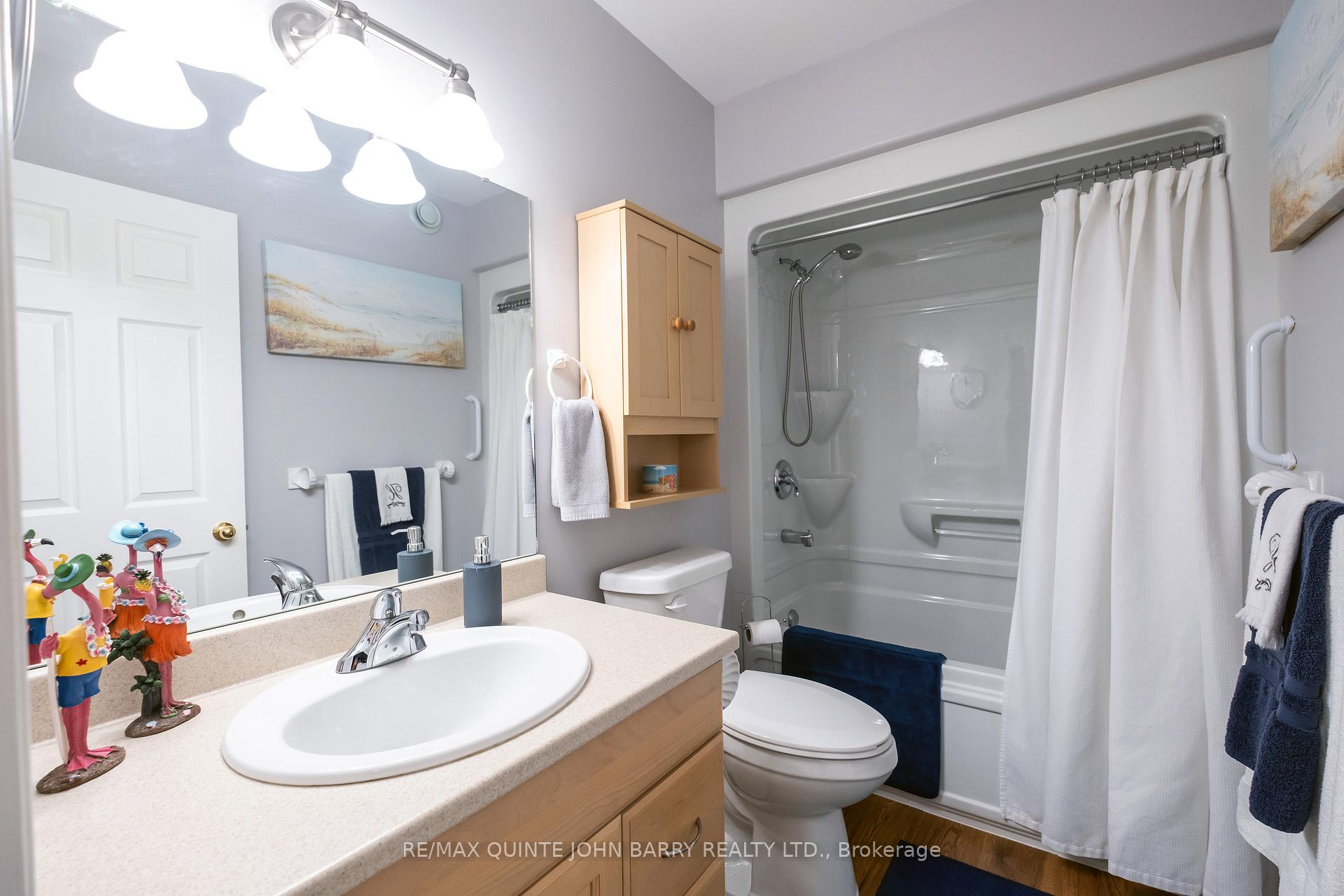 Photo 23 of 57 Hemlock Crescent, Belleville, Belleville Ward — HOMEH