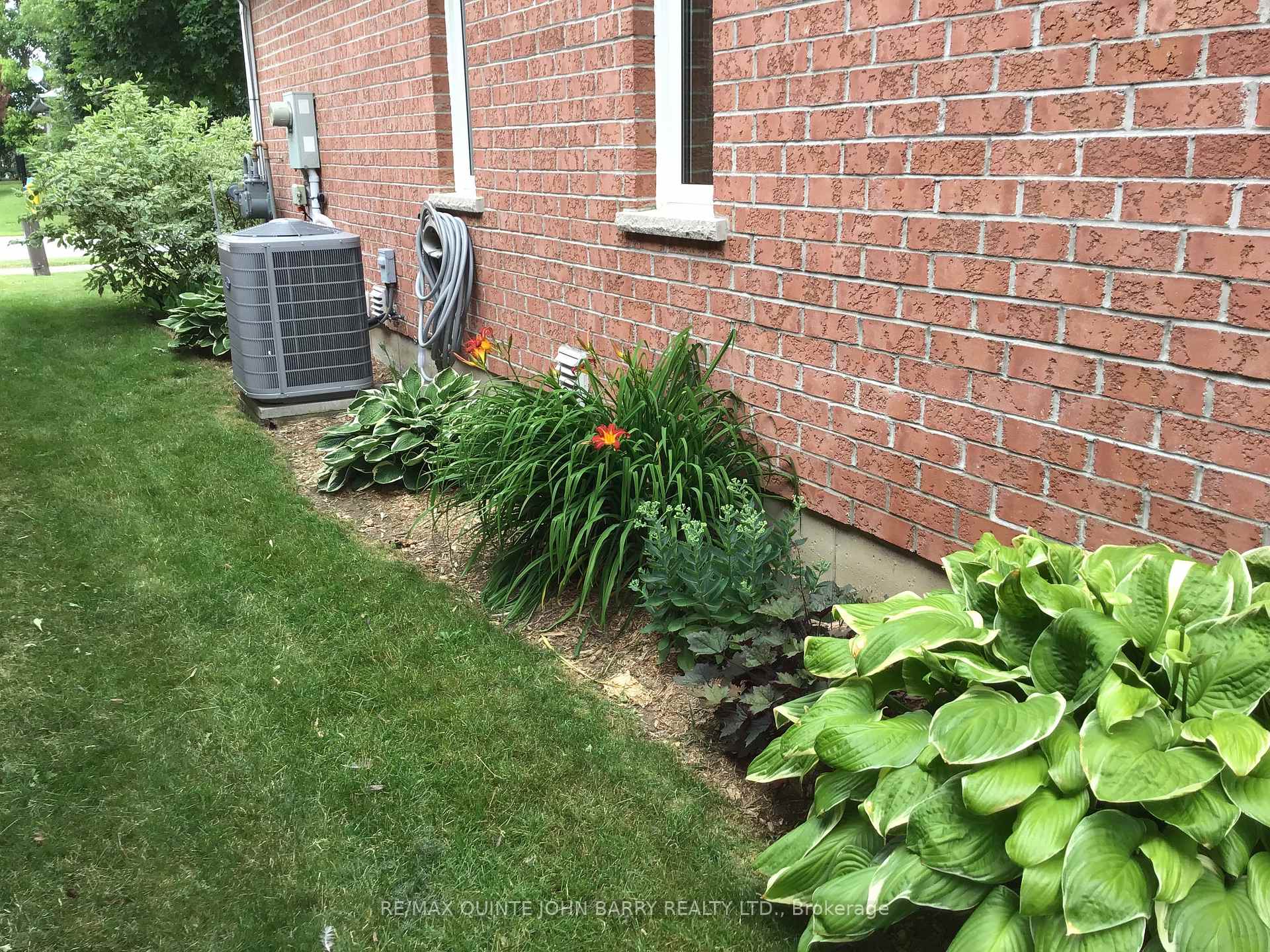 Photo 32 of 57 Hemlock Crescent, Belleville, Belleville Ward — HOMEH