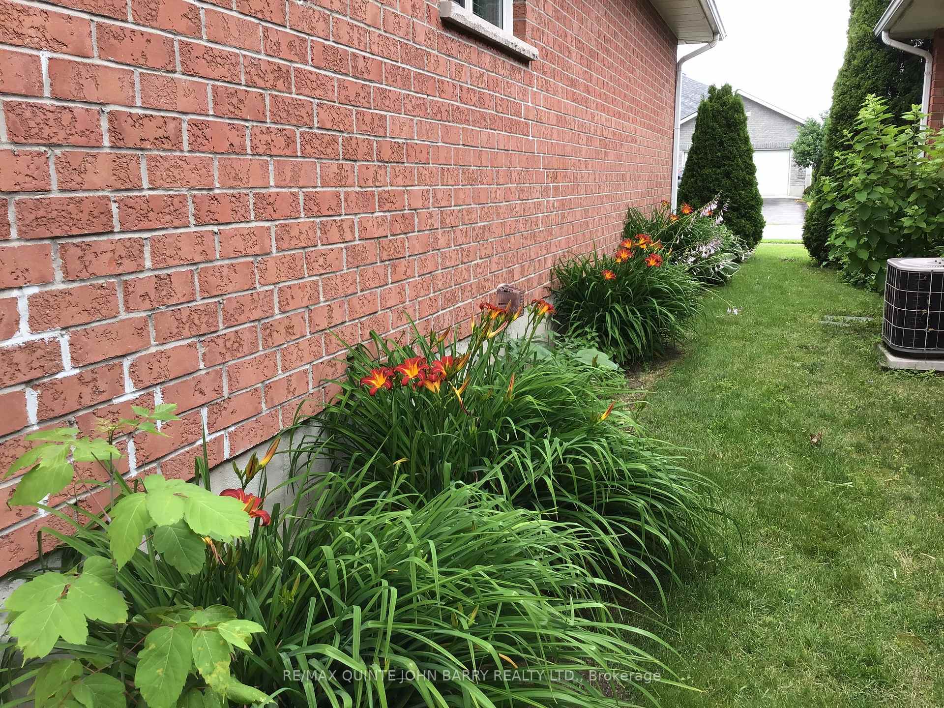 Photo 33 of 57 Hemlock Crescent, Belleville, Belleville Ward — HOMEH