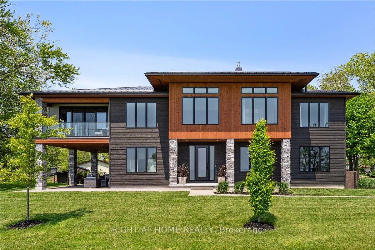 Front of 17 Bluewater Parkway