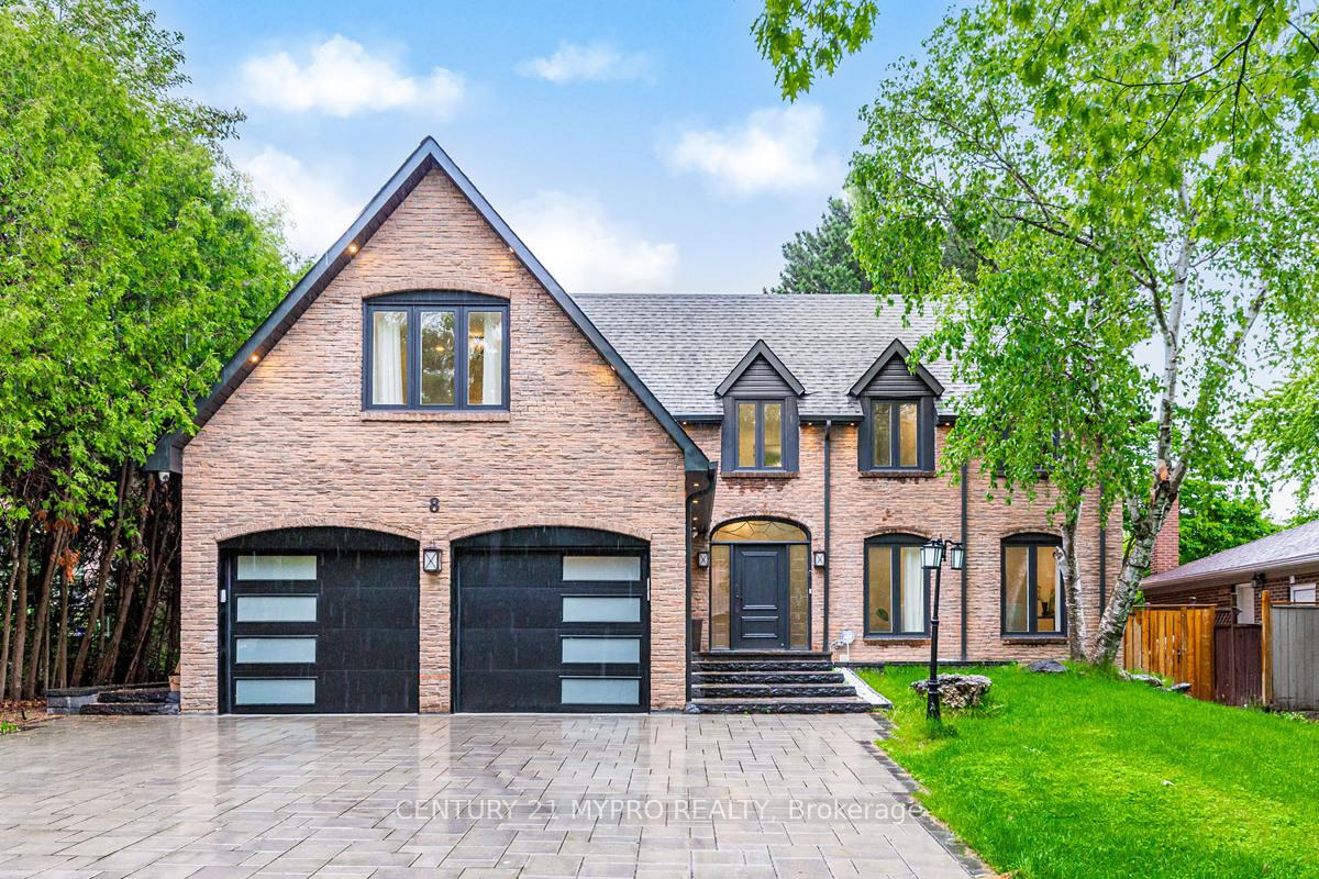 Front of 8 Briarwood Road N