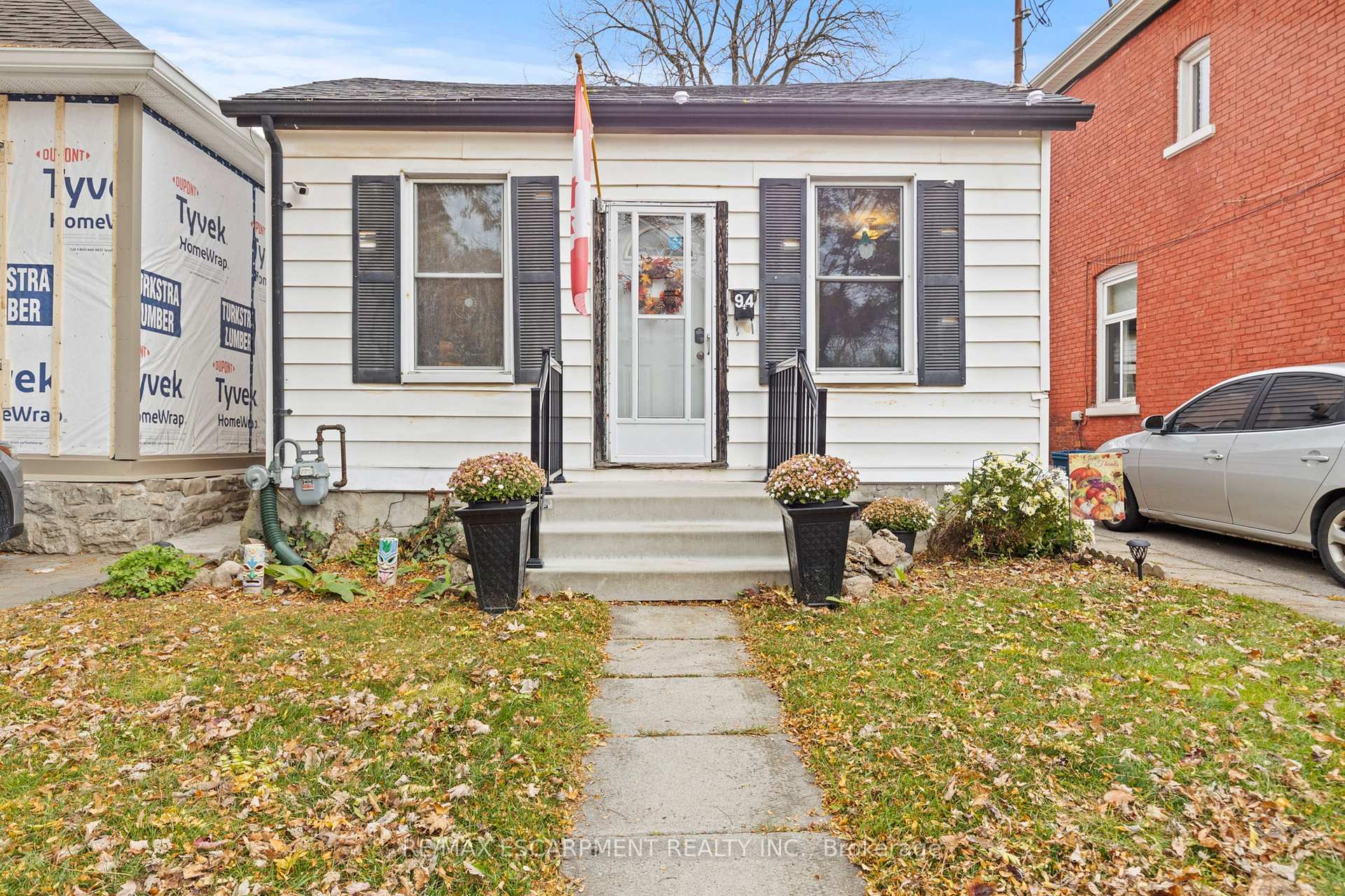 Front of 94 Canada Street