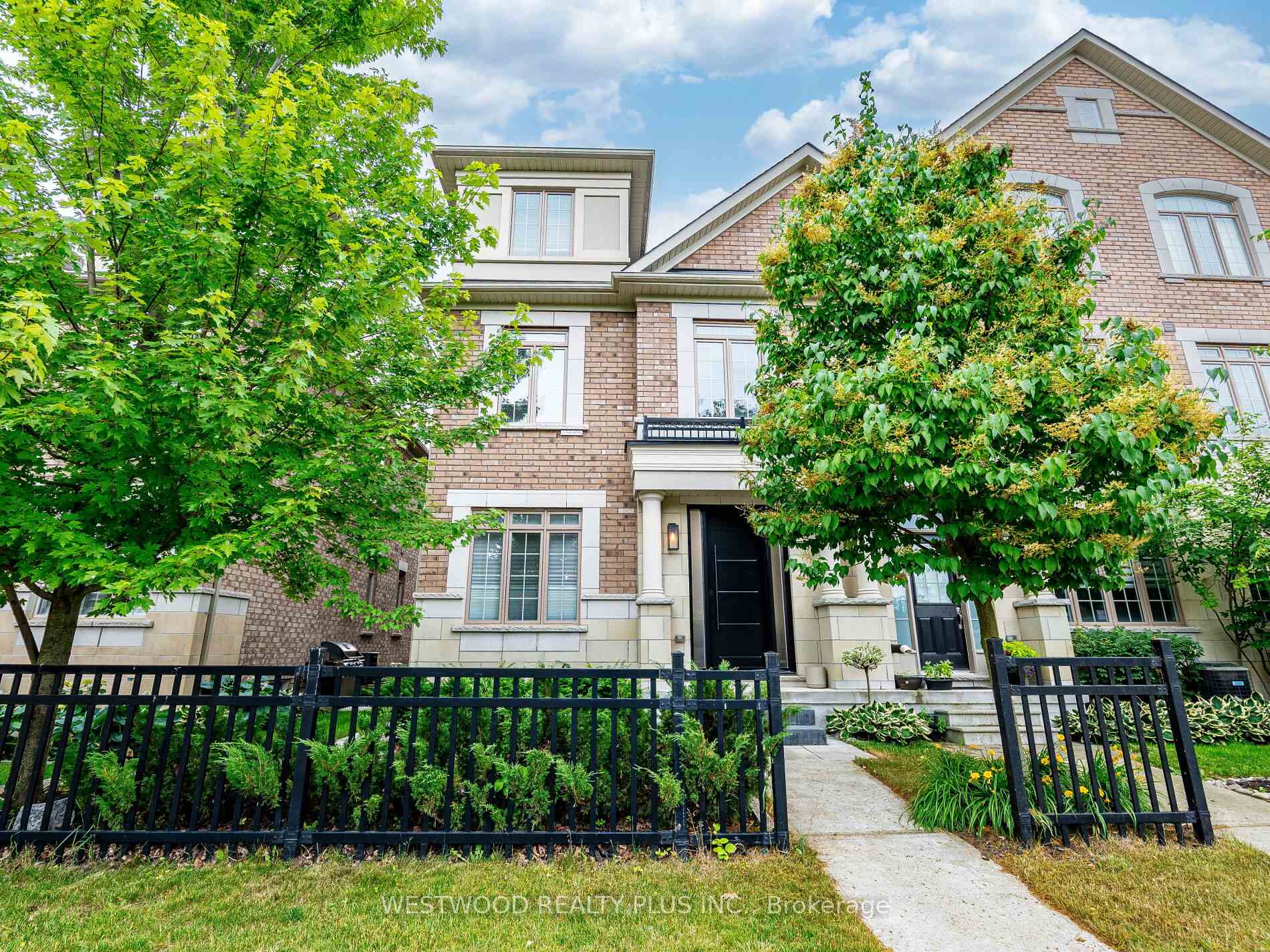 Photo 2 of 9 Caliber Court, King, Nobleton — HOMEH