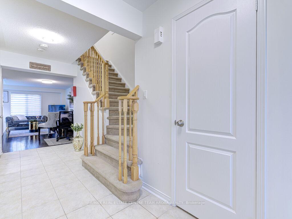 Photo 5 of 26 Lightcatcher Circle, Brampton, Bram East — HOMEH