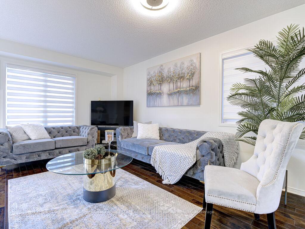 Photo 6 of 26 Lightcatcher Circle, Brampton, Bram East — HOMEH