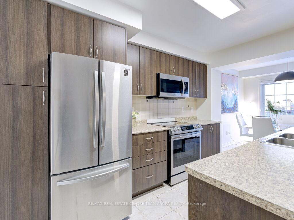 Photo 14 of 26 Lightcatcher Circle, Brampton, Bram East — HOMEH