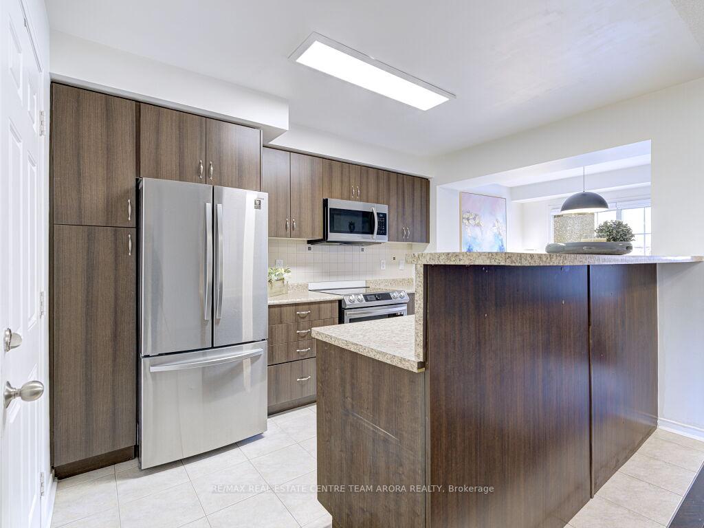 Photo 16 of 26 Lightcatcher Circle, Brampton, Bram East — HOMEH