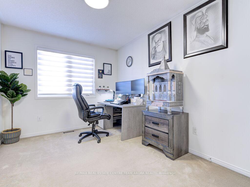 Photo 23 of 26 Lightcatcher Circle, Brampton, Bram East — HOMEH