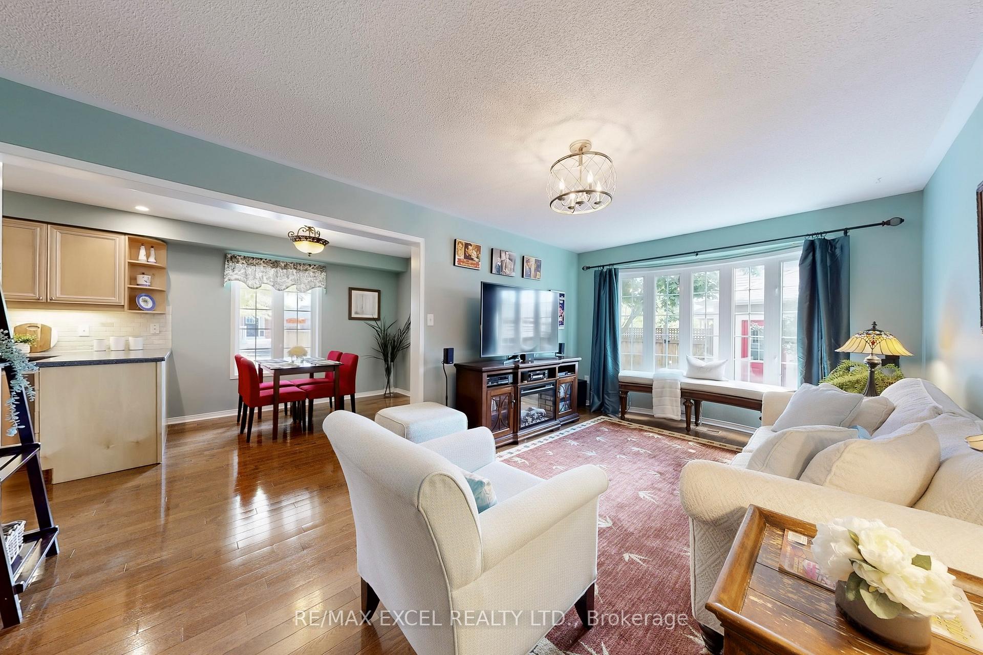 Photo 9 of 44 Black Creek Drive, Markham, Cornell — HOMEH