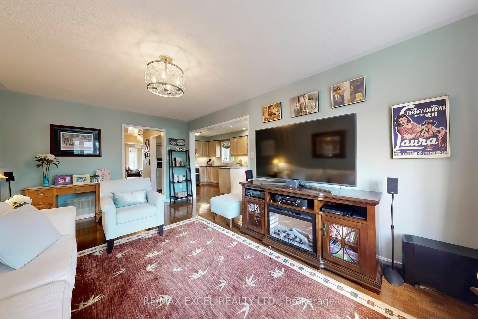 Photo 3 of 44 Black Creek Drive, Markham, Cornell — HOMEH