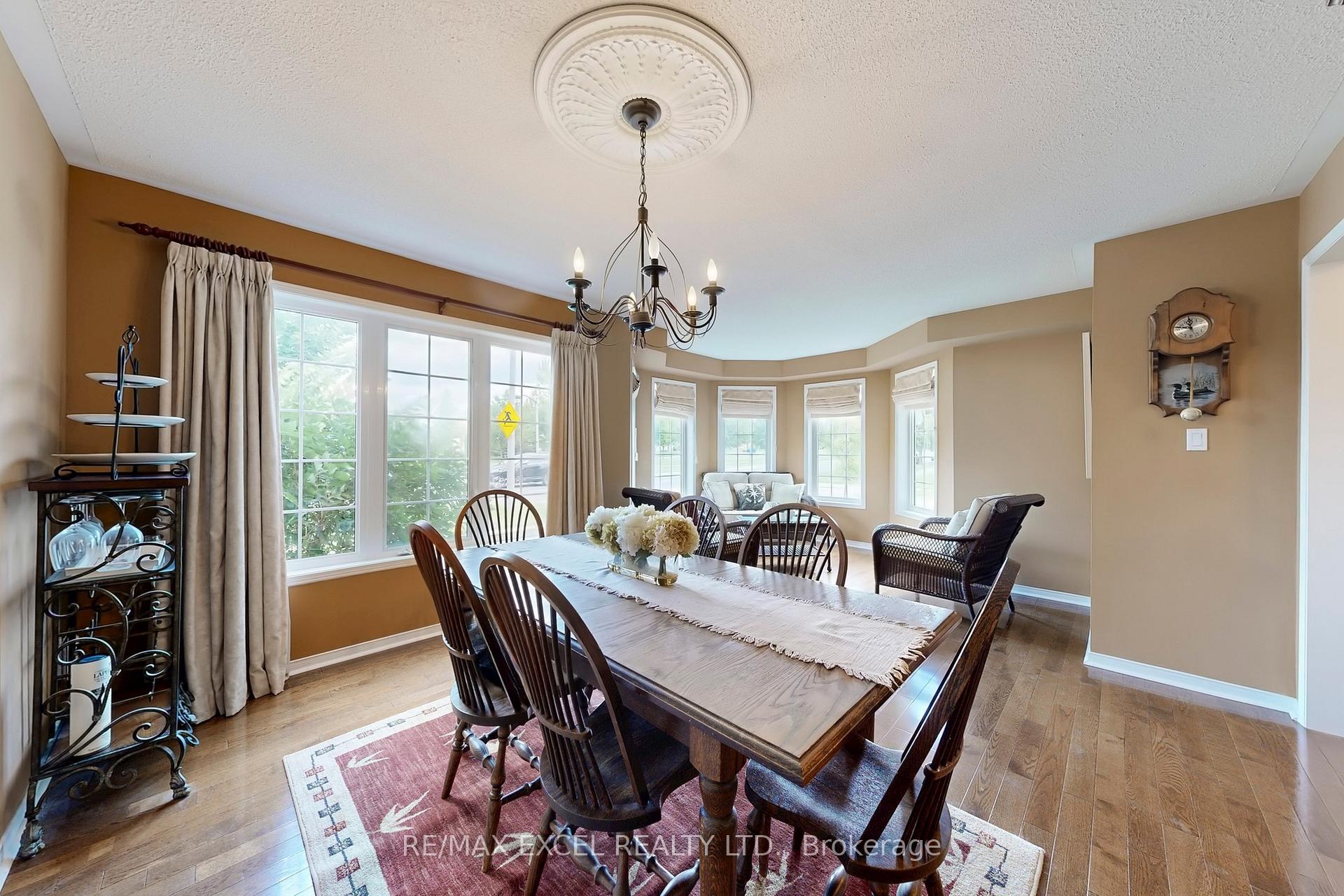 Photo 11 of 44 Black Creek Drive, Markham, Cornell — HOMEH