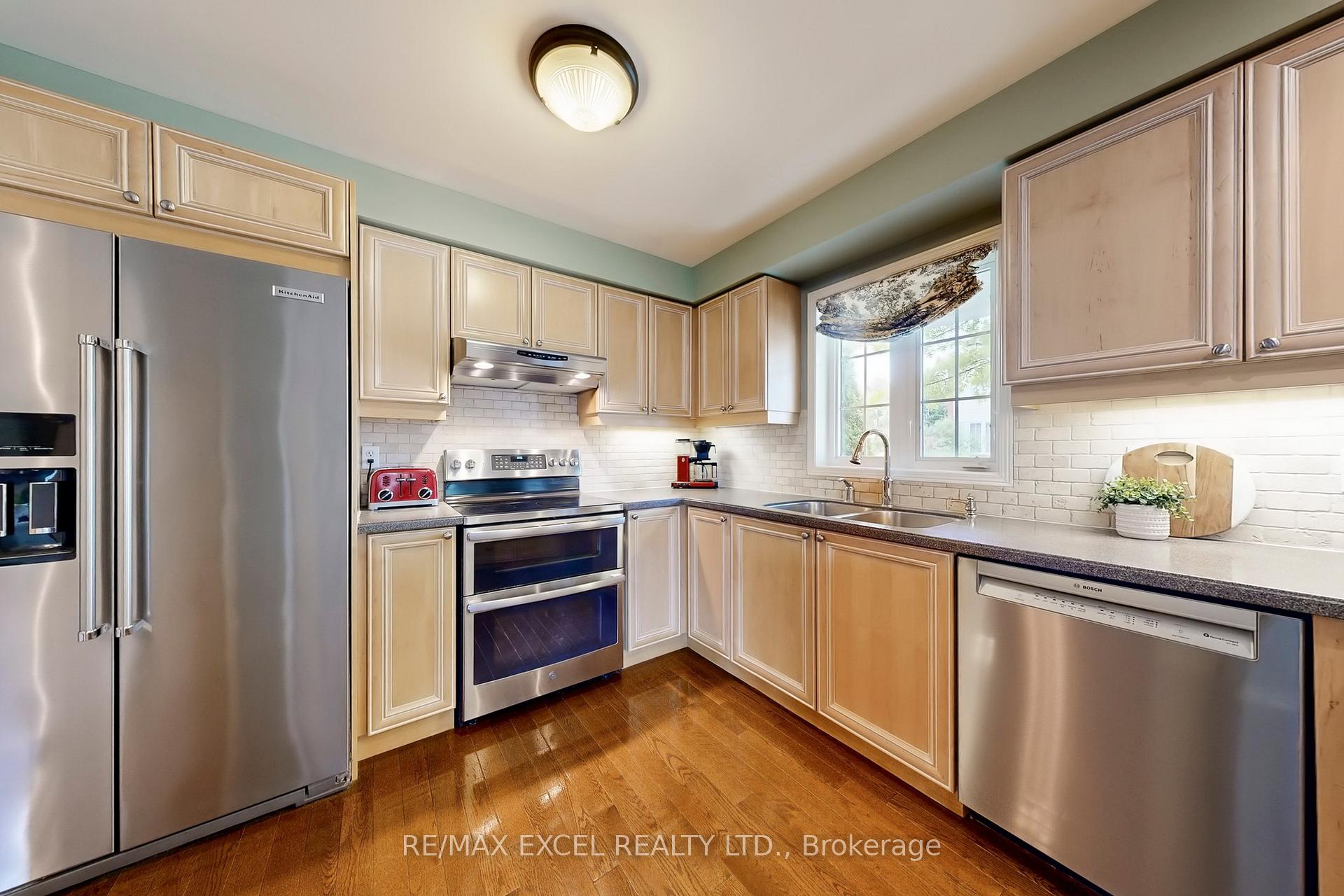 Photo 17 of 44 Black Creek Drive, Markham, Cornell — HOMEH