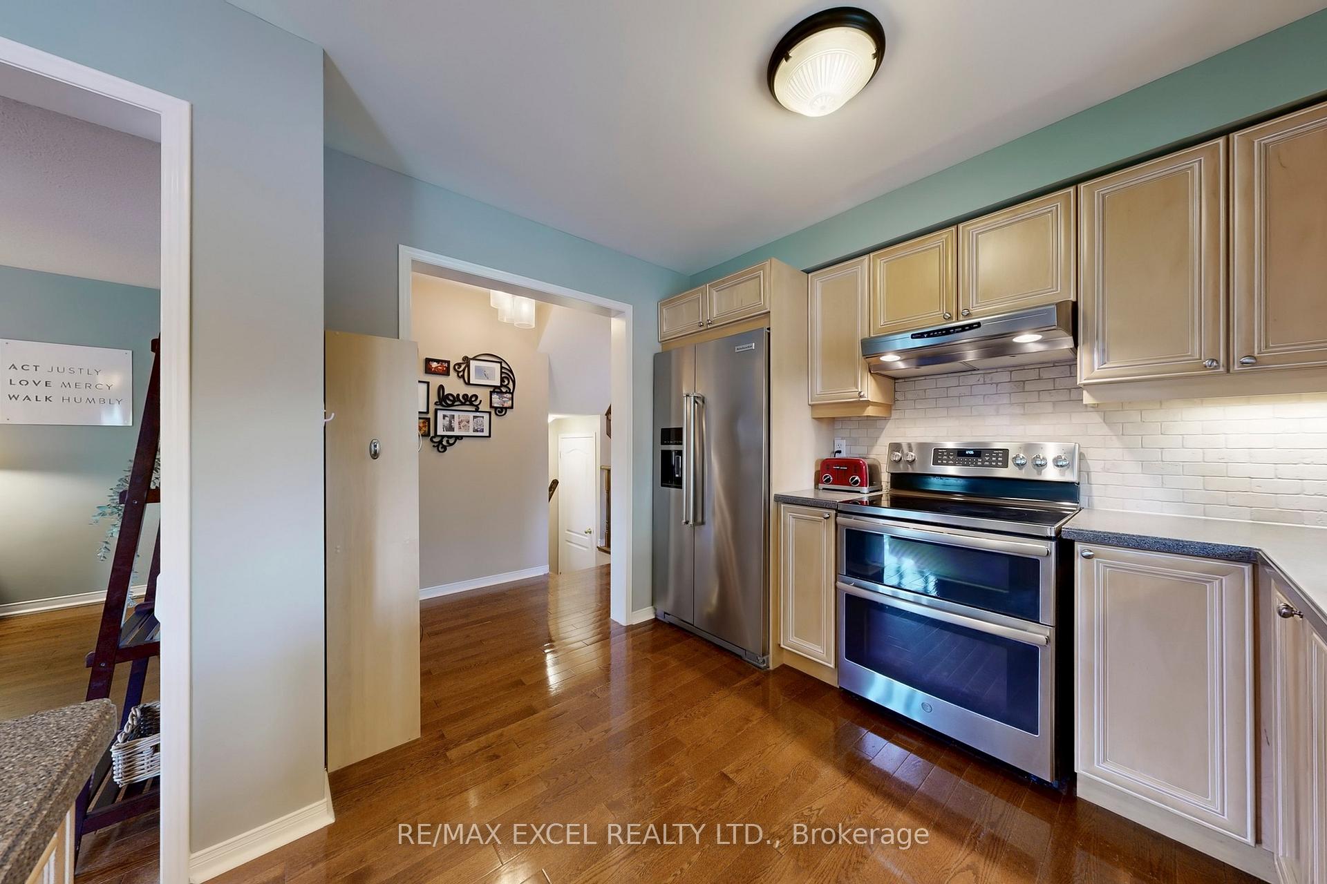 Photo 16 of 44 Black Creek Drive, Markham, Cornell — HOMEH