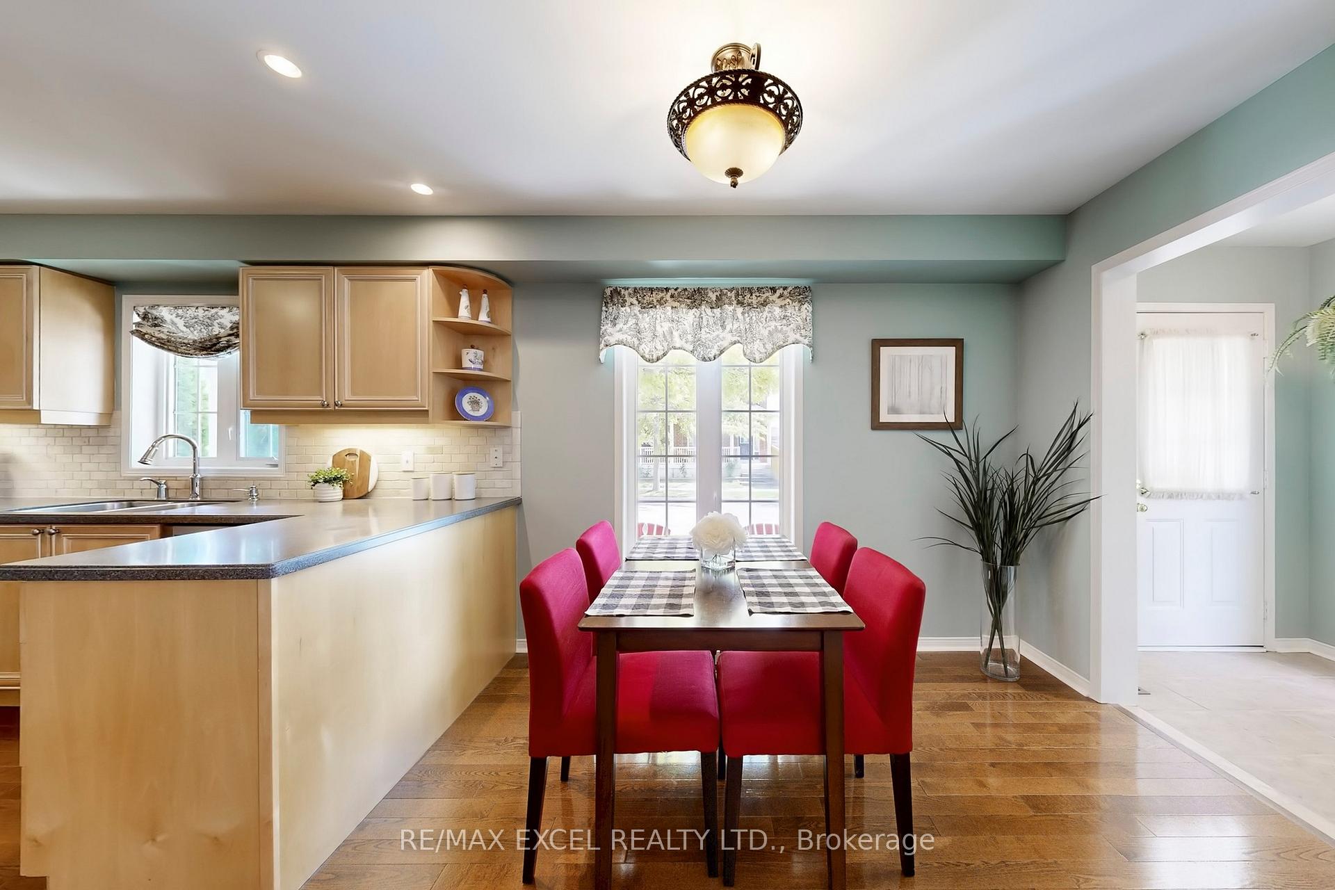 Photo 23 of 44 Black Creek Drive, Markham, Cornell — HOMEH