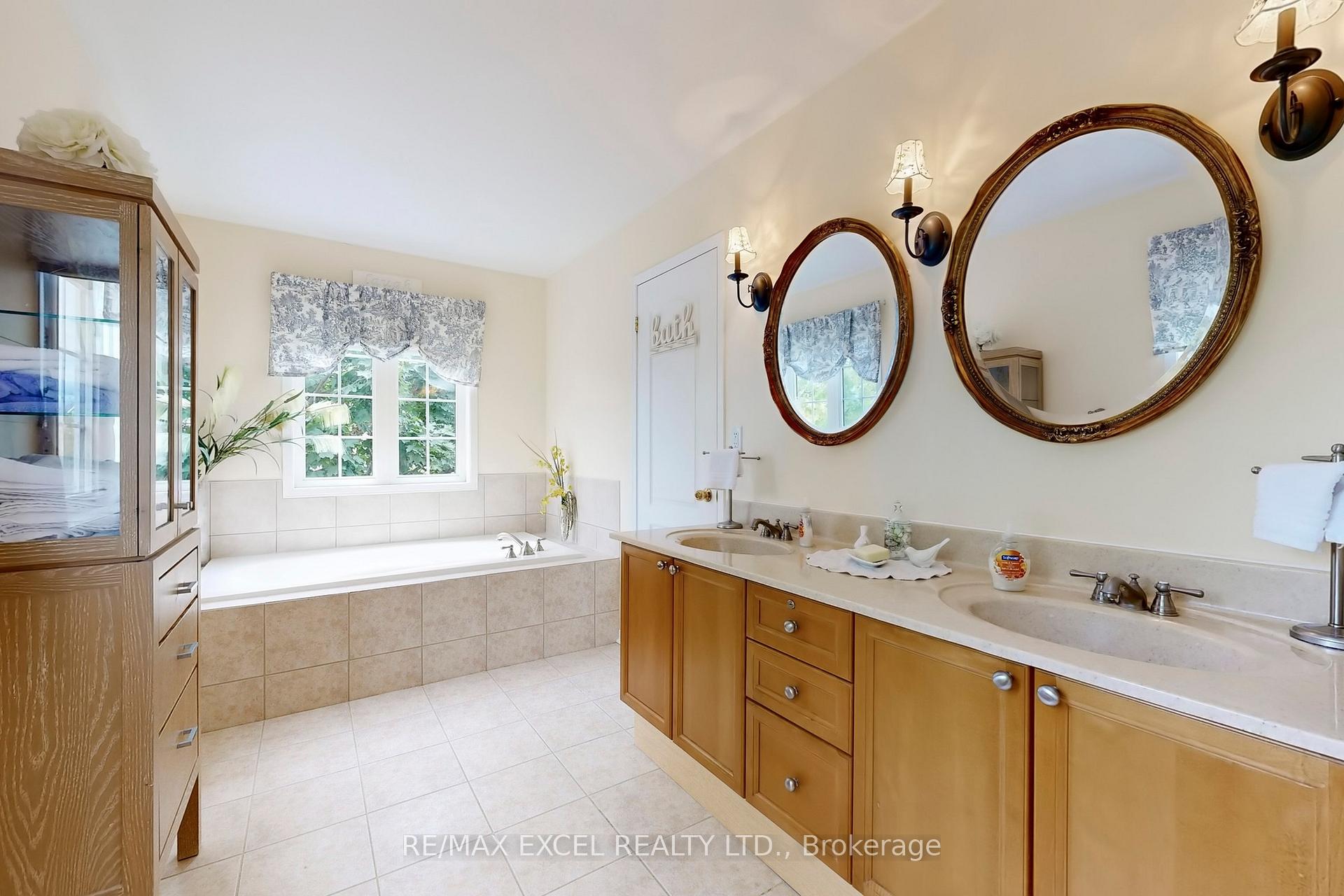 Photo 27 of 44 Black Creek Drive, Markham, Cornell — HOMEH
