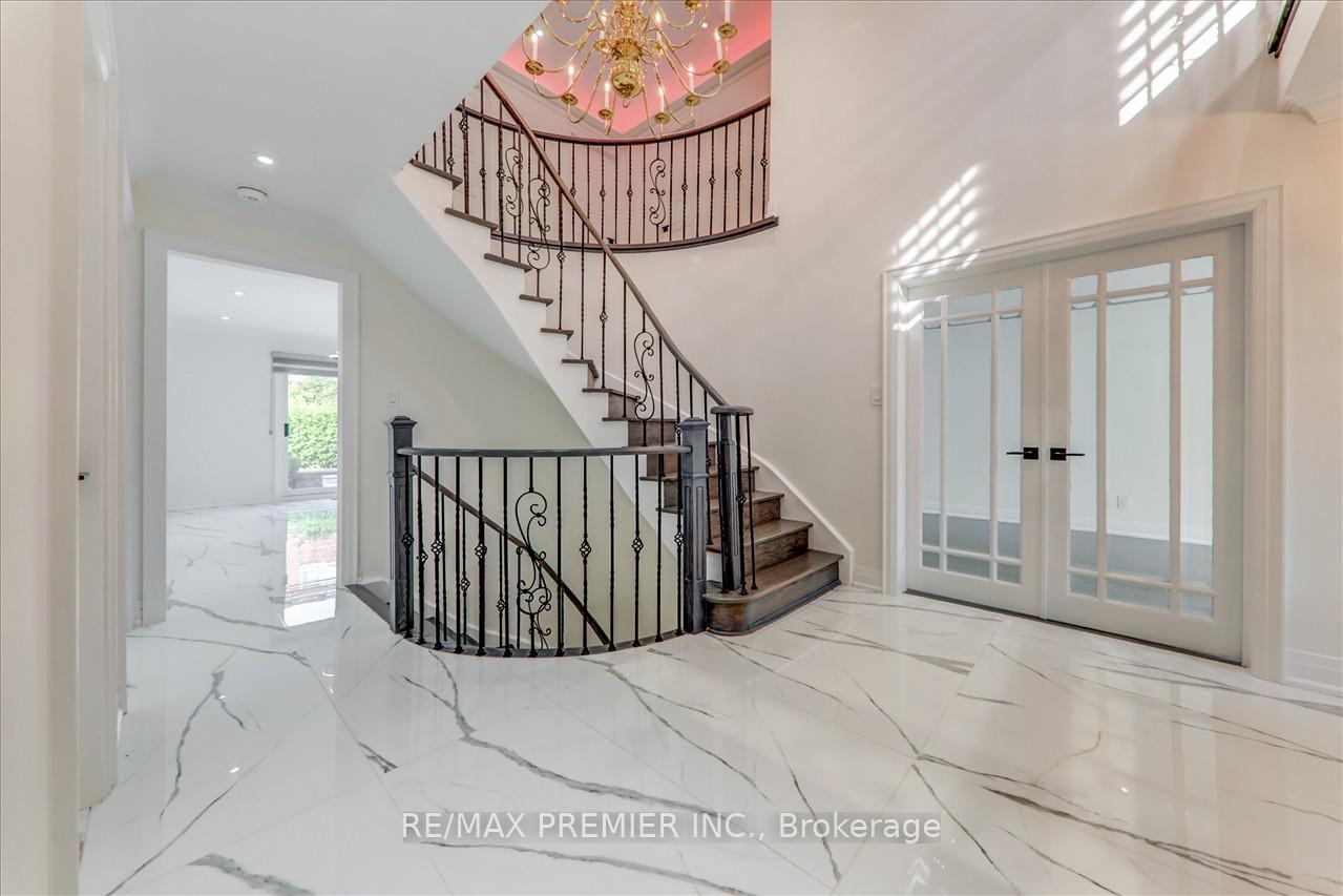 Photo 5 of 99 Benjamin Drive, Vaughan, East Woodbridge — HOMEH