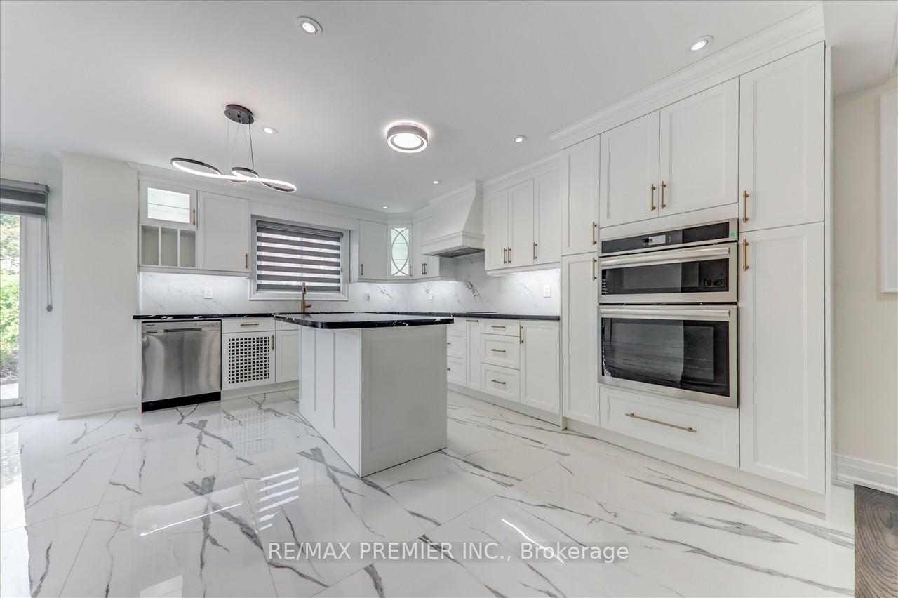 Photo 8 of 99 Benjamin Drive, Vaughan, East Woodbridge — HOMEH