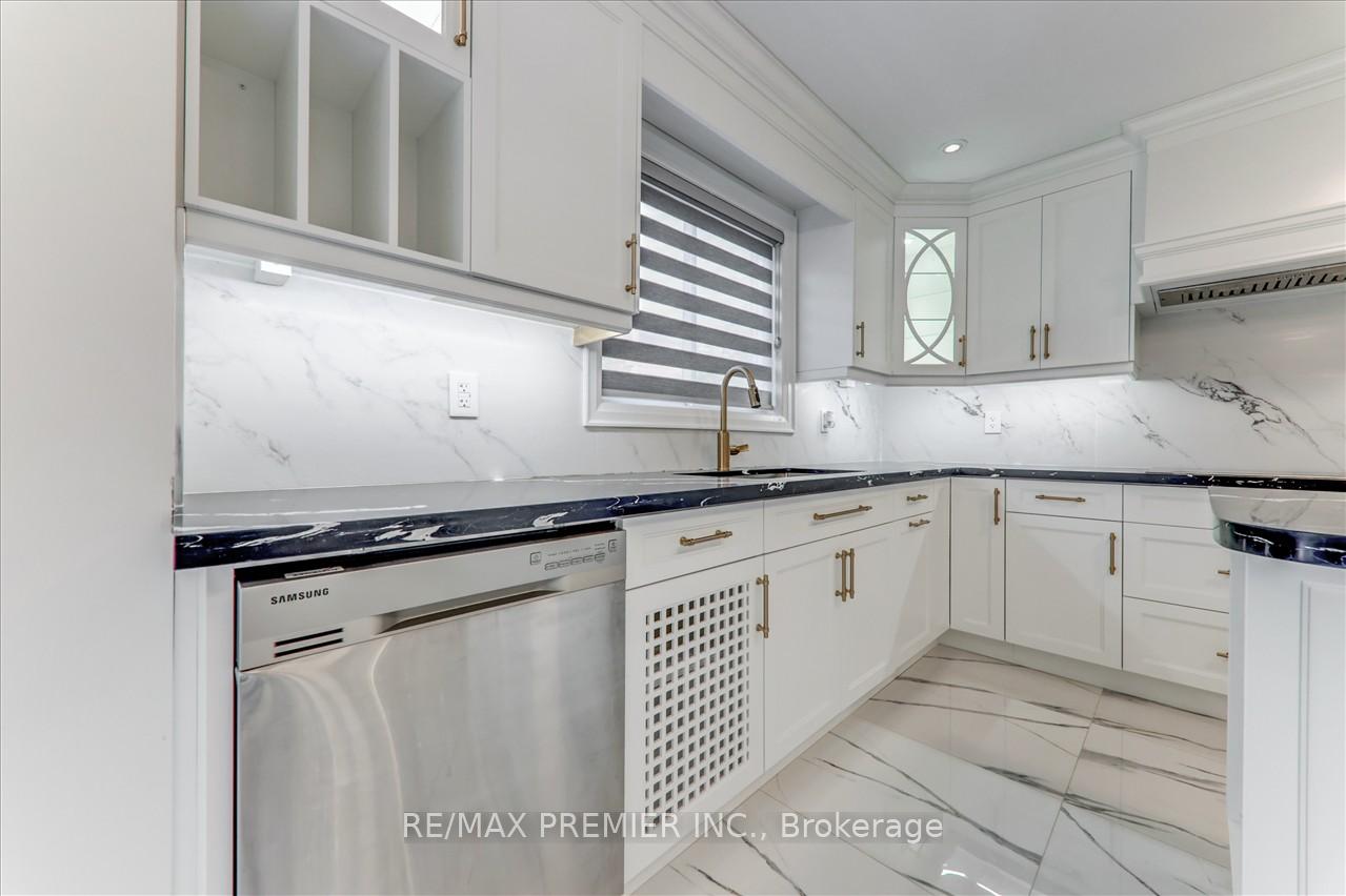 Photo 9 of 99 Benjamin Drive, Vaughan, East Woodbridge — HOMEH