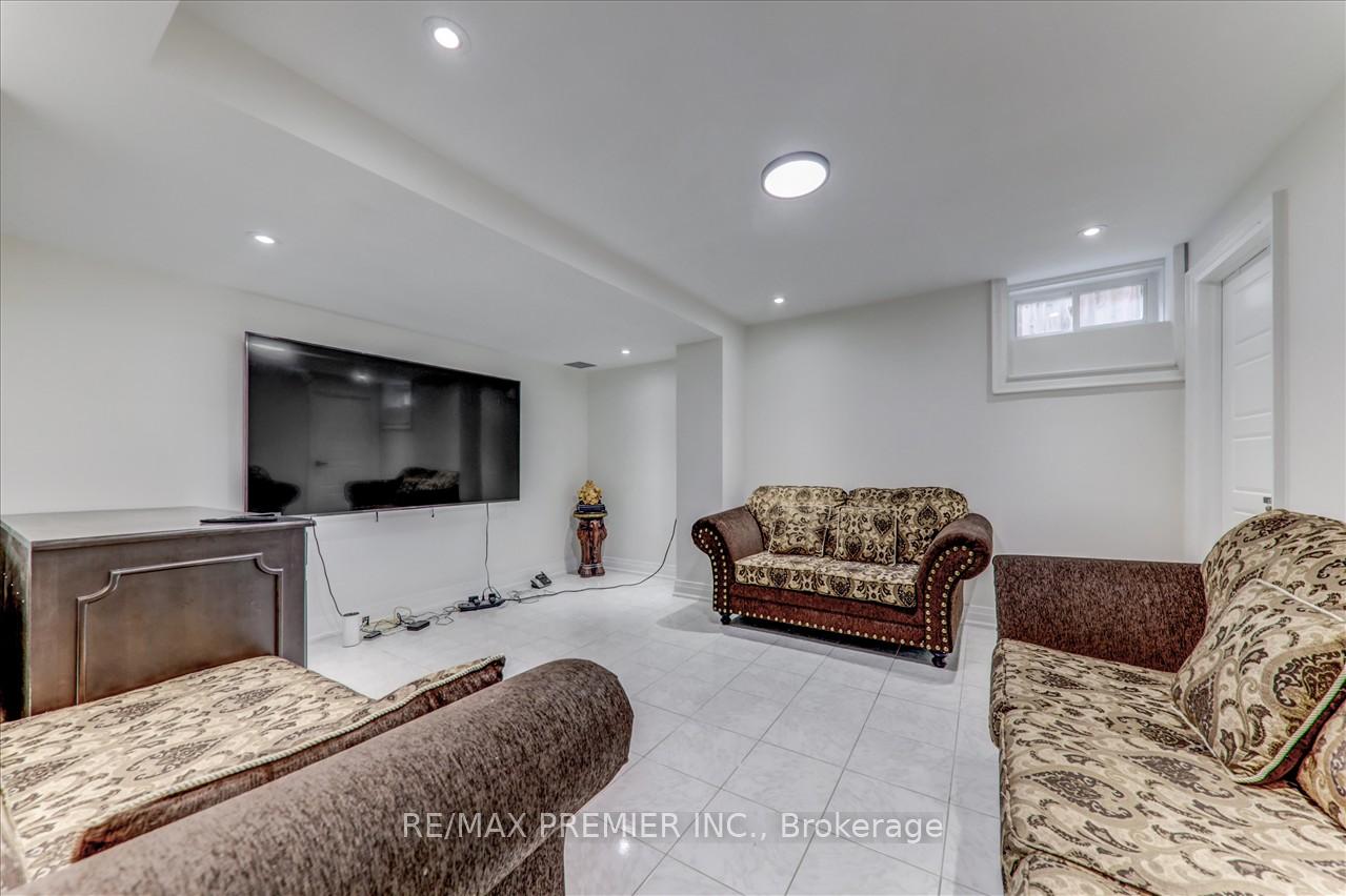 Photo 26 of 99 Benjamin Drive, Vaughan, East Woodbridge — HOMEH