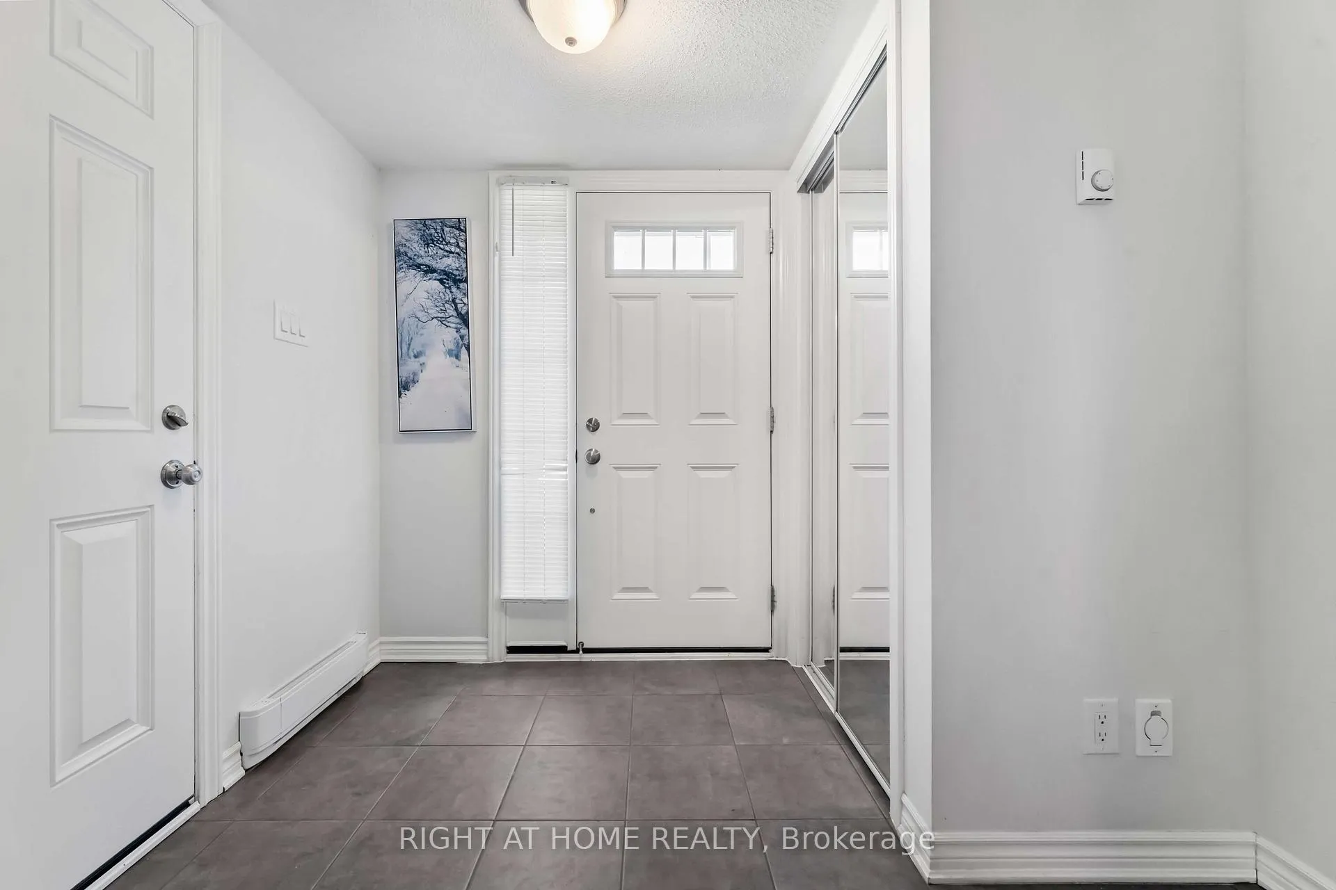 Photo 2 of 411 Gerardia Lane, Ottawa, Avalon West — HOMEH