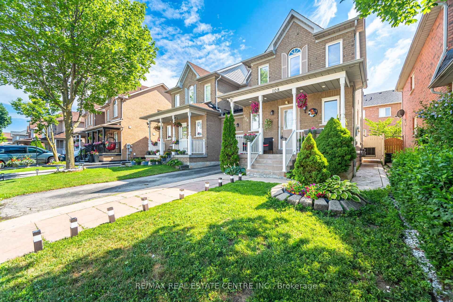 Photo 4 of 108 Barleyfield Road, Brampton, Sandringham-Wellington North — HOMEH