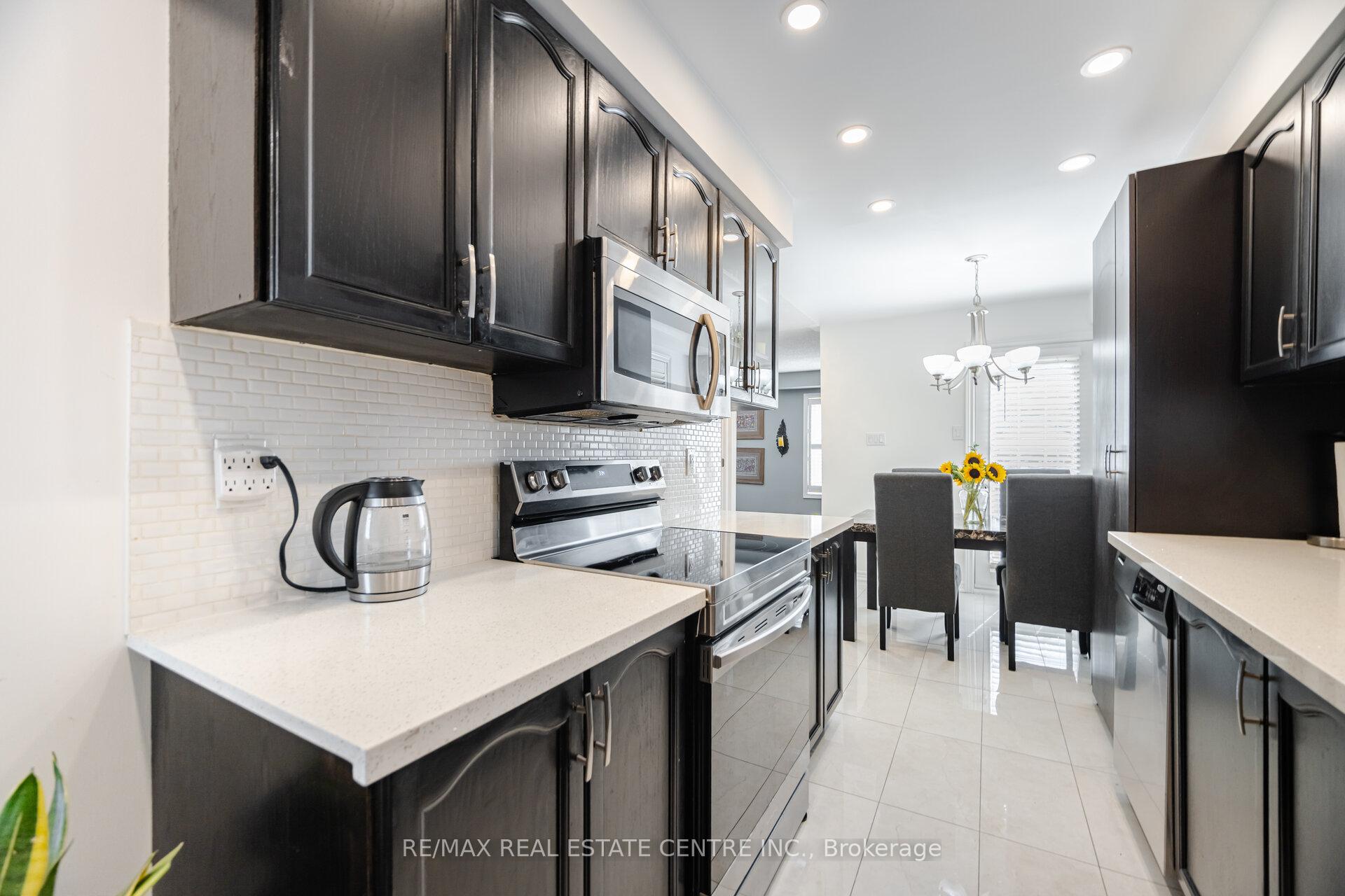 Photo 8 of 108 Barleyfield Road, Brampton, Sandringham-Wellington North — HOMEH